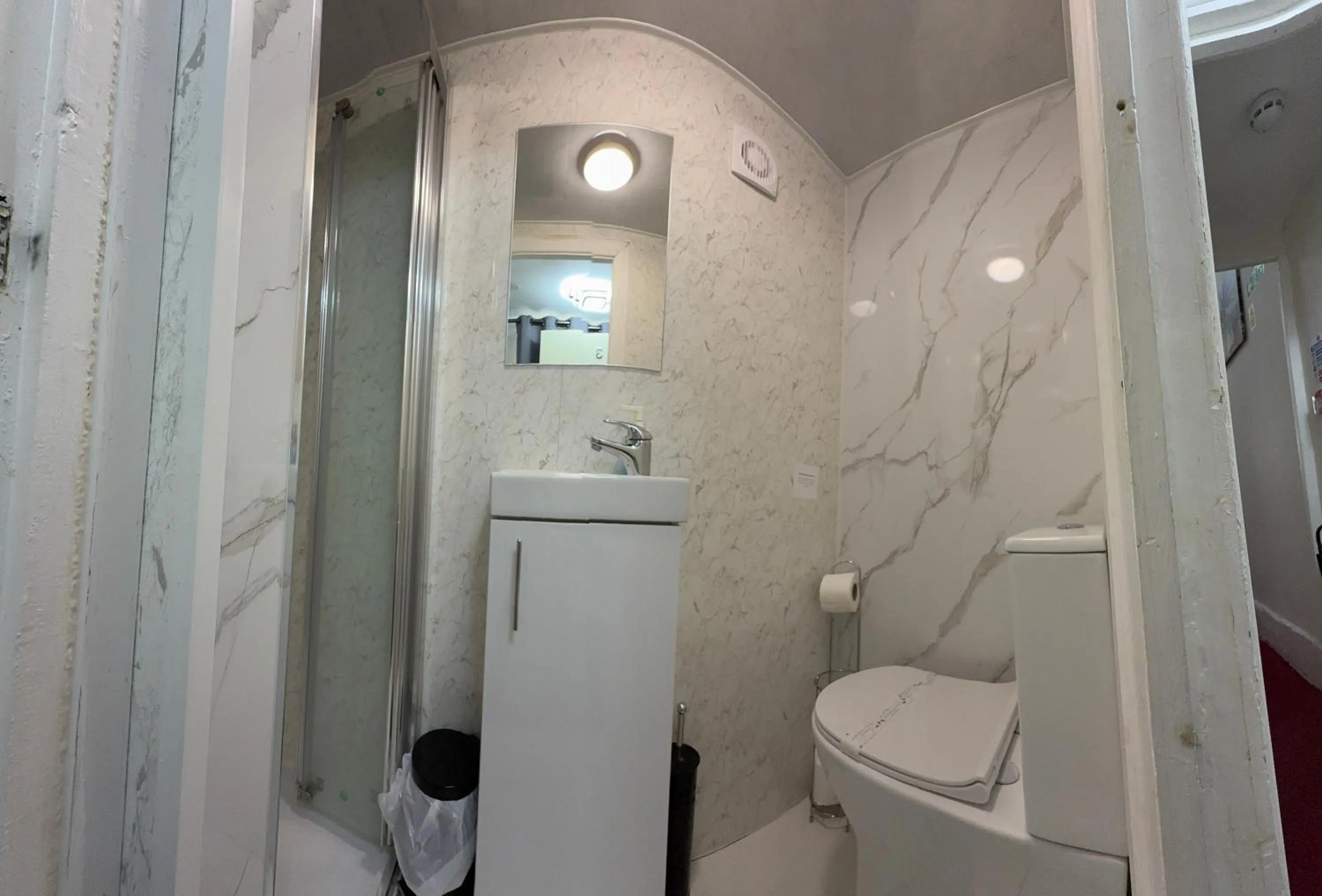 Bathroom in Oban Victoria Hotel