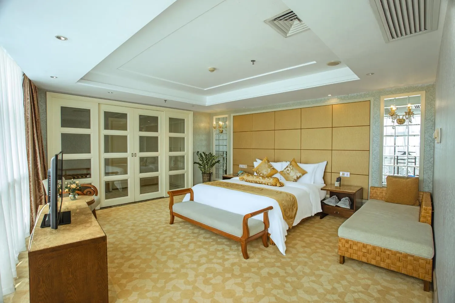 Photo of the whole room, Bed in Wenchang Waika Hotel