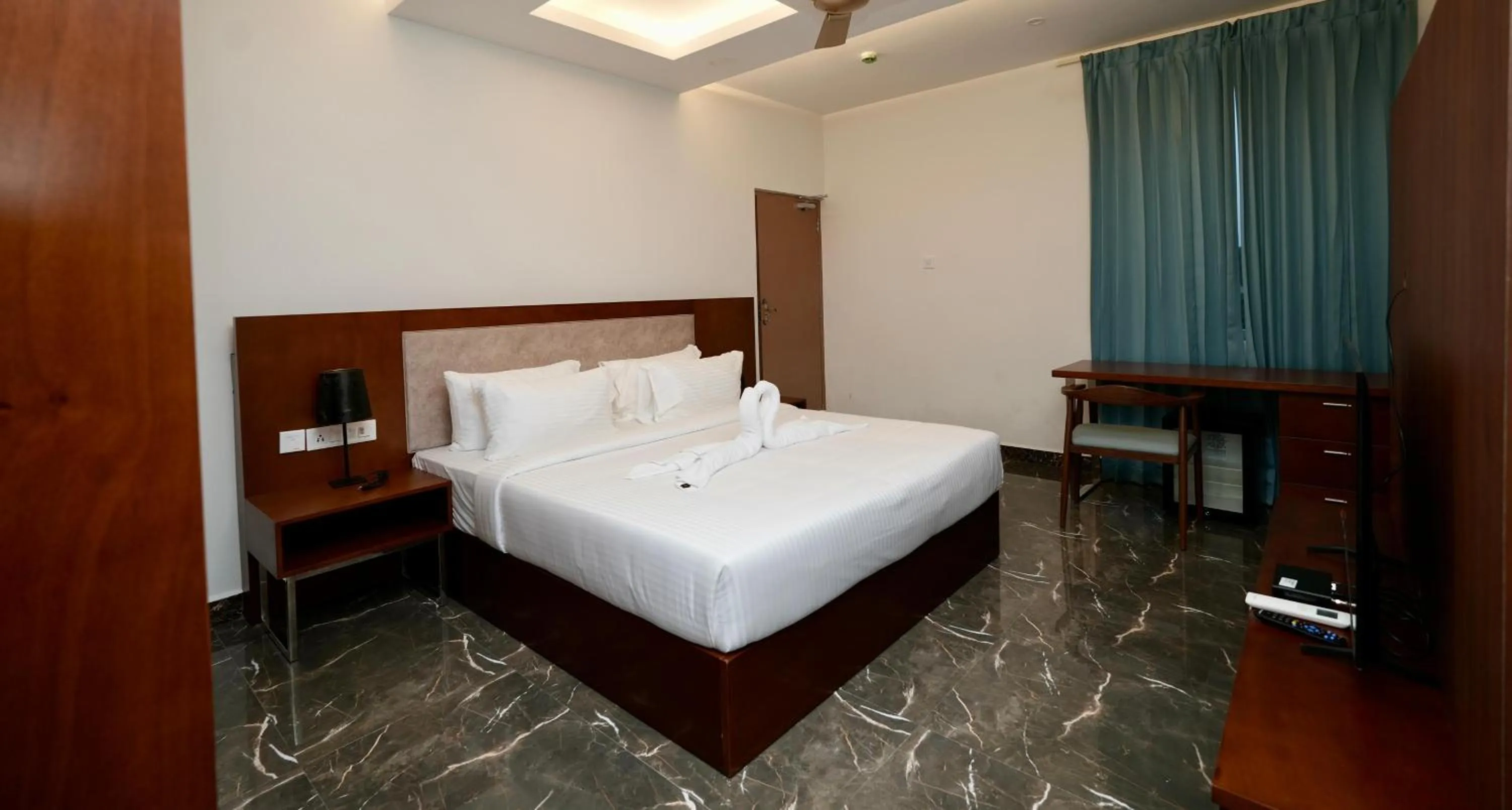 Bedroom, Bed in Le Royale Palace