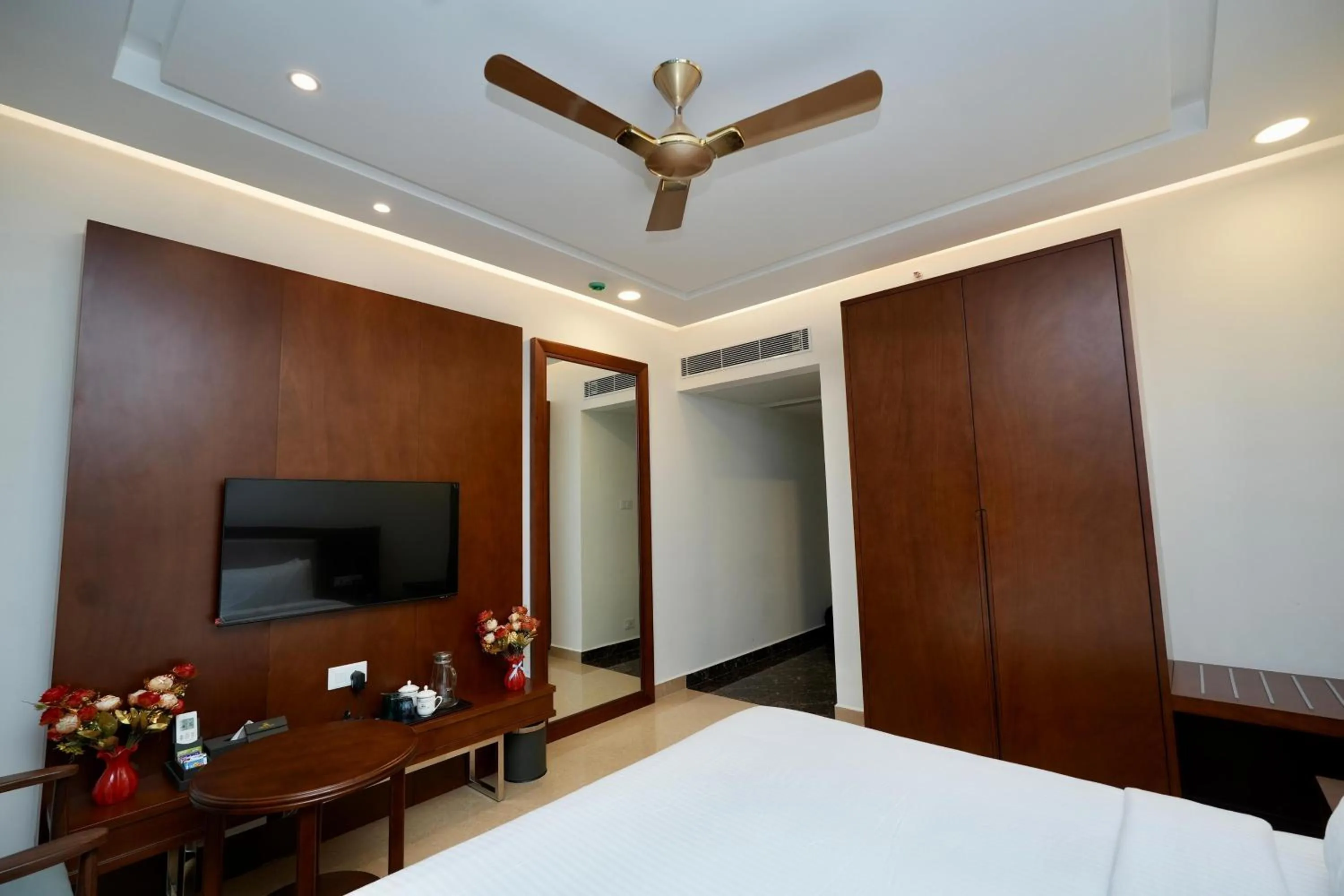 Bedroom, Bed in Le Royale Palace