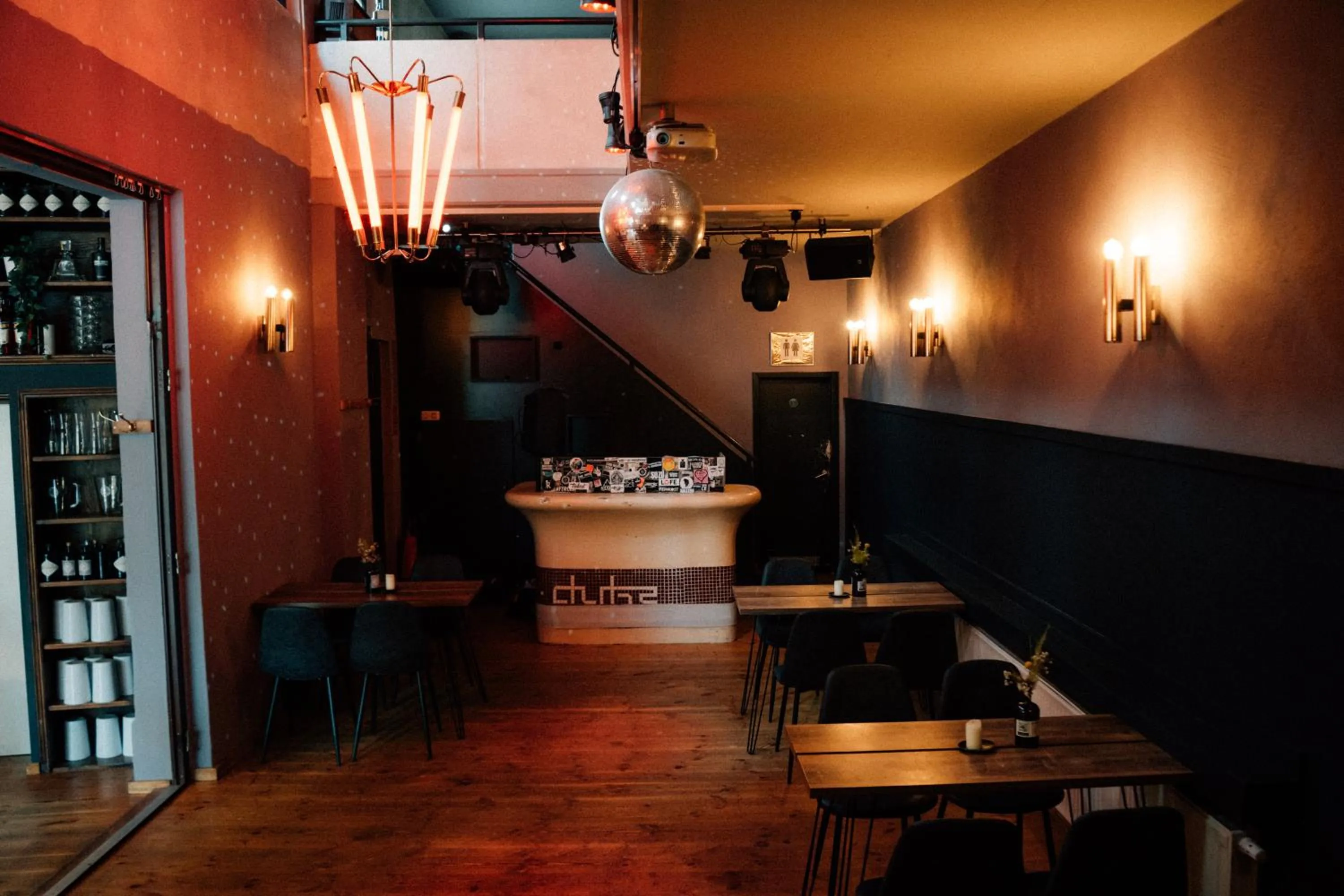 Nightclub / DJ, Restaurant/Places to Eat in Oskars Absteige