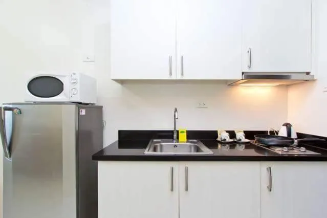 Kitchen or kitchenette in Condo Studio Luxe in Princeton Residences