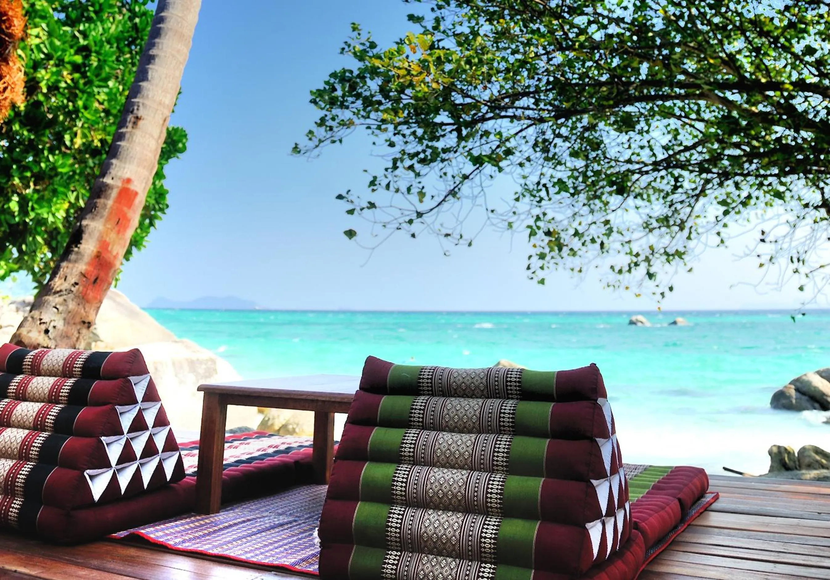 Restaurant/places to eat in Ten Moons Lipe Resort