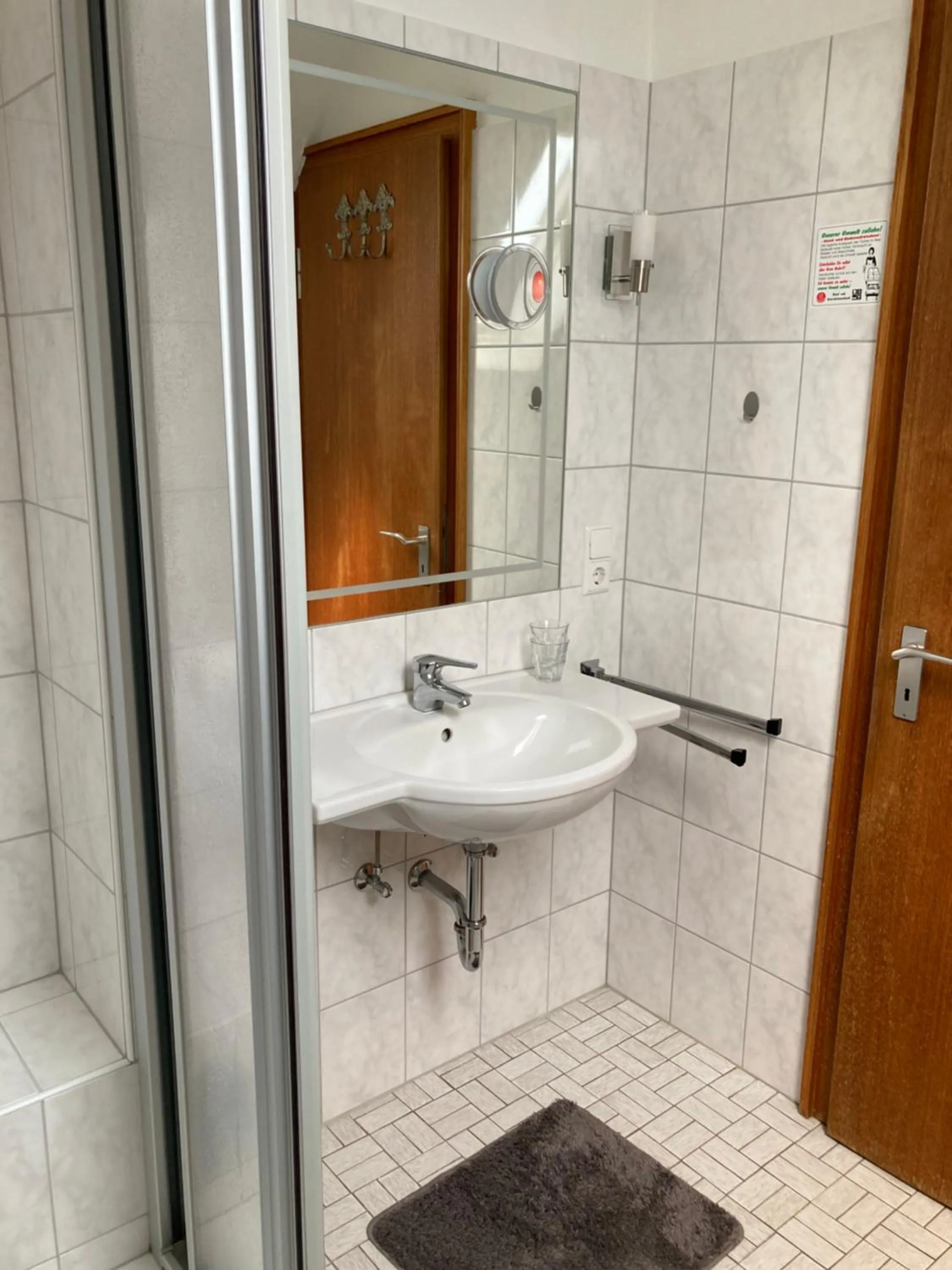 Shower in Gasthof Walhalja