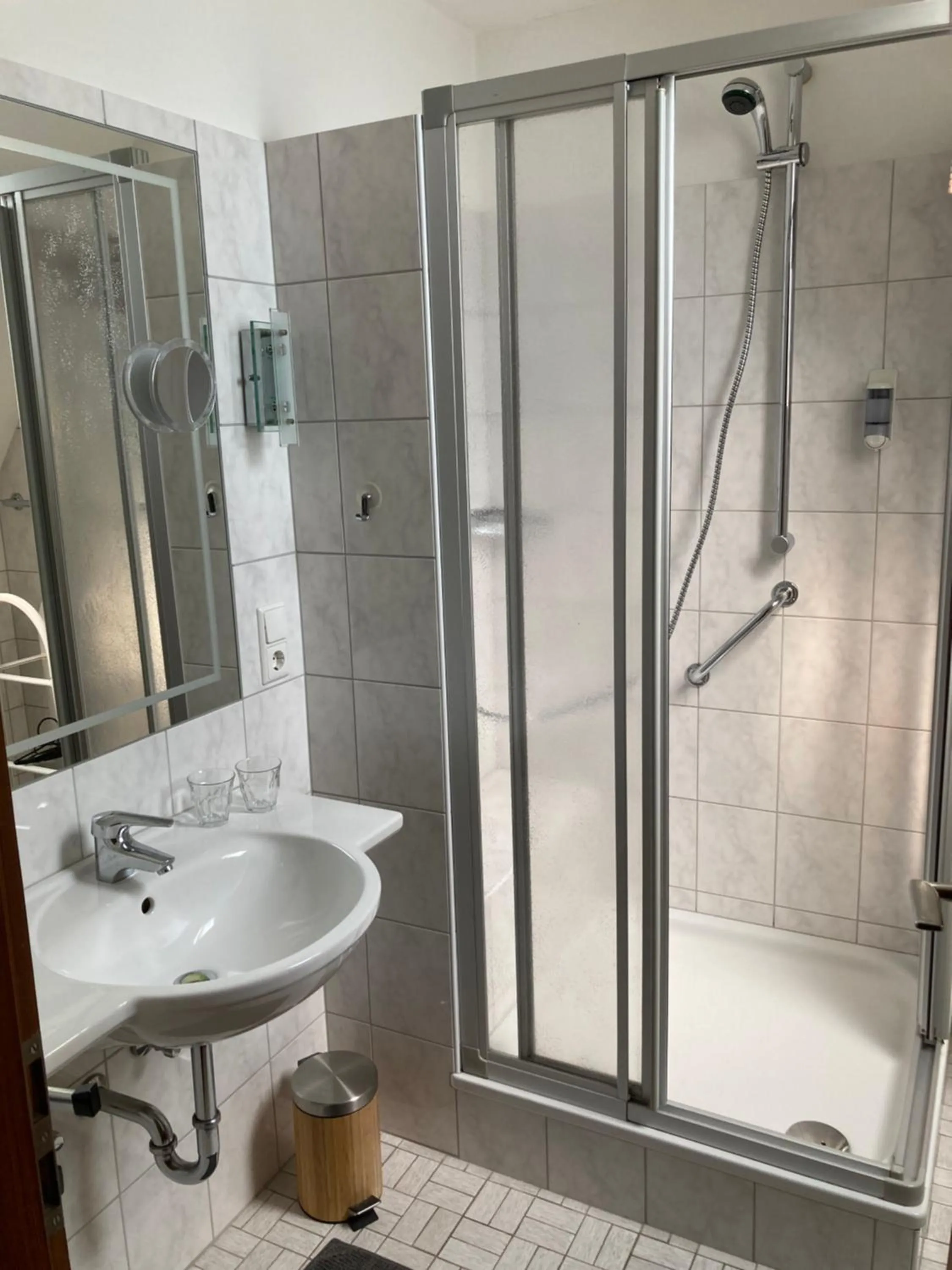 Shower in Gasthof Walhalja