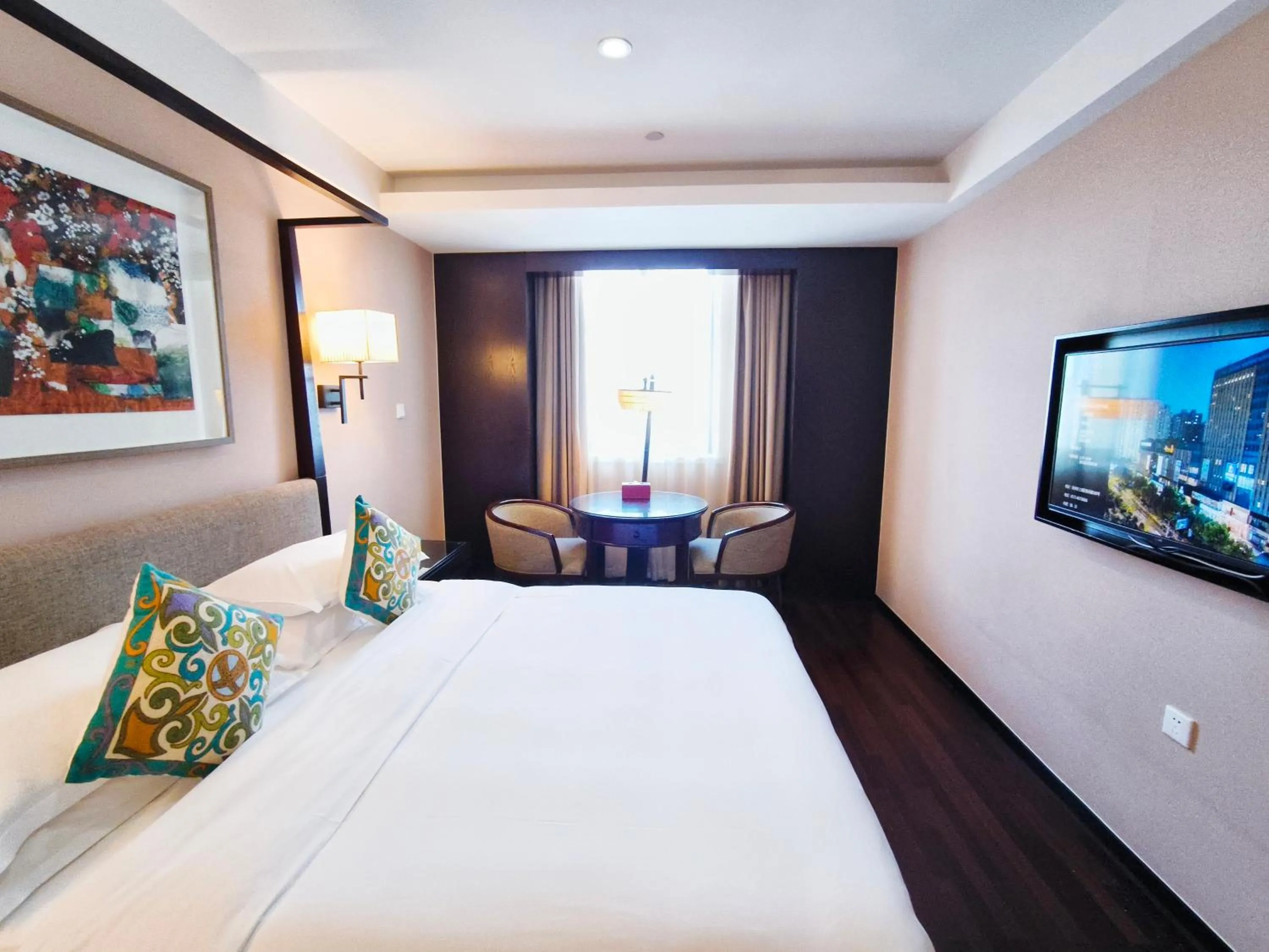 Communal lounge/ TV room, Bed in SSAW Boutique Hotel Hangzhou East - Free Self Service Laundry