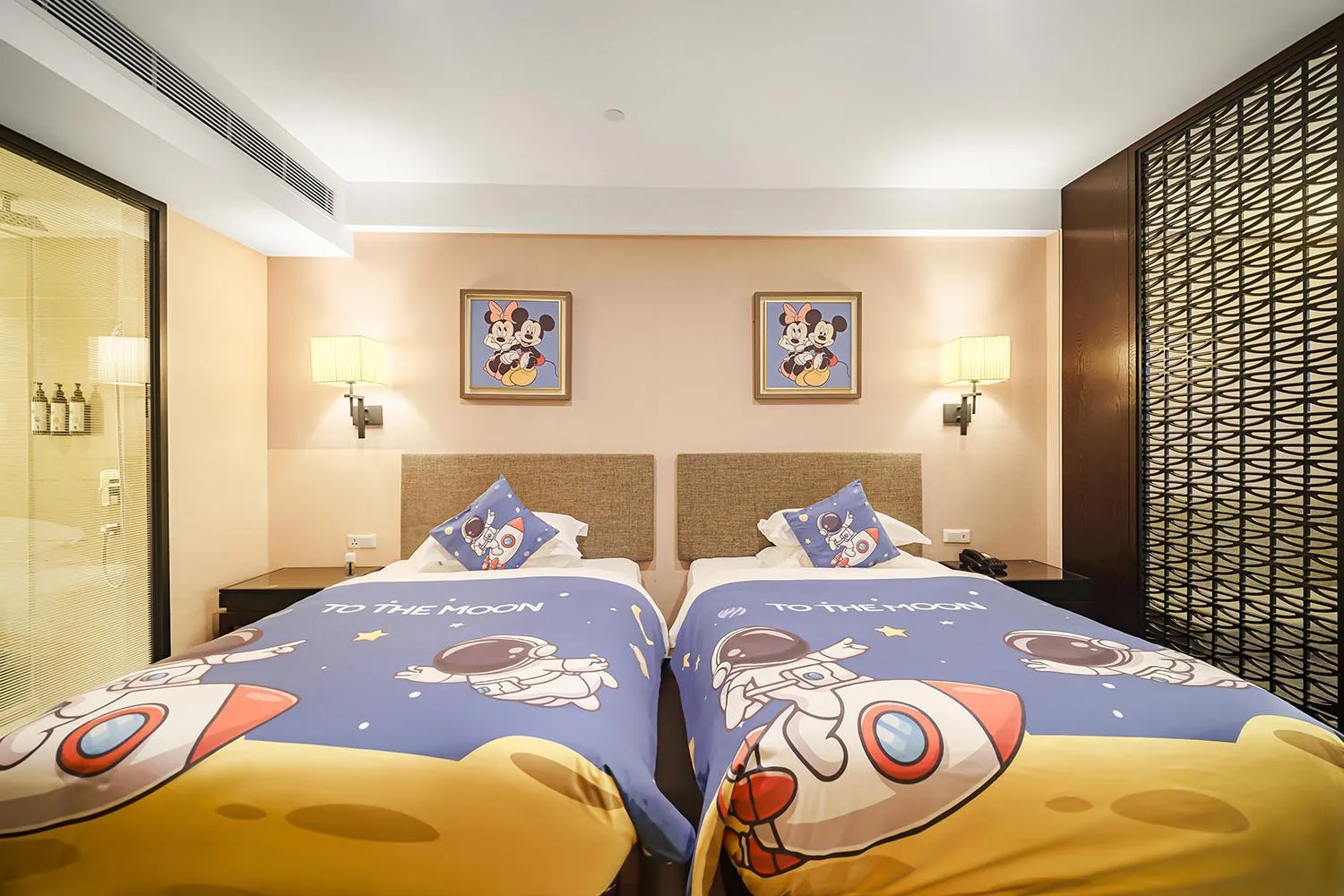 Bed in SSAW Boutique Hotel Hangzhou East - Free Self Service Laundry