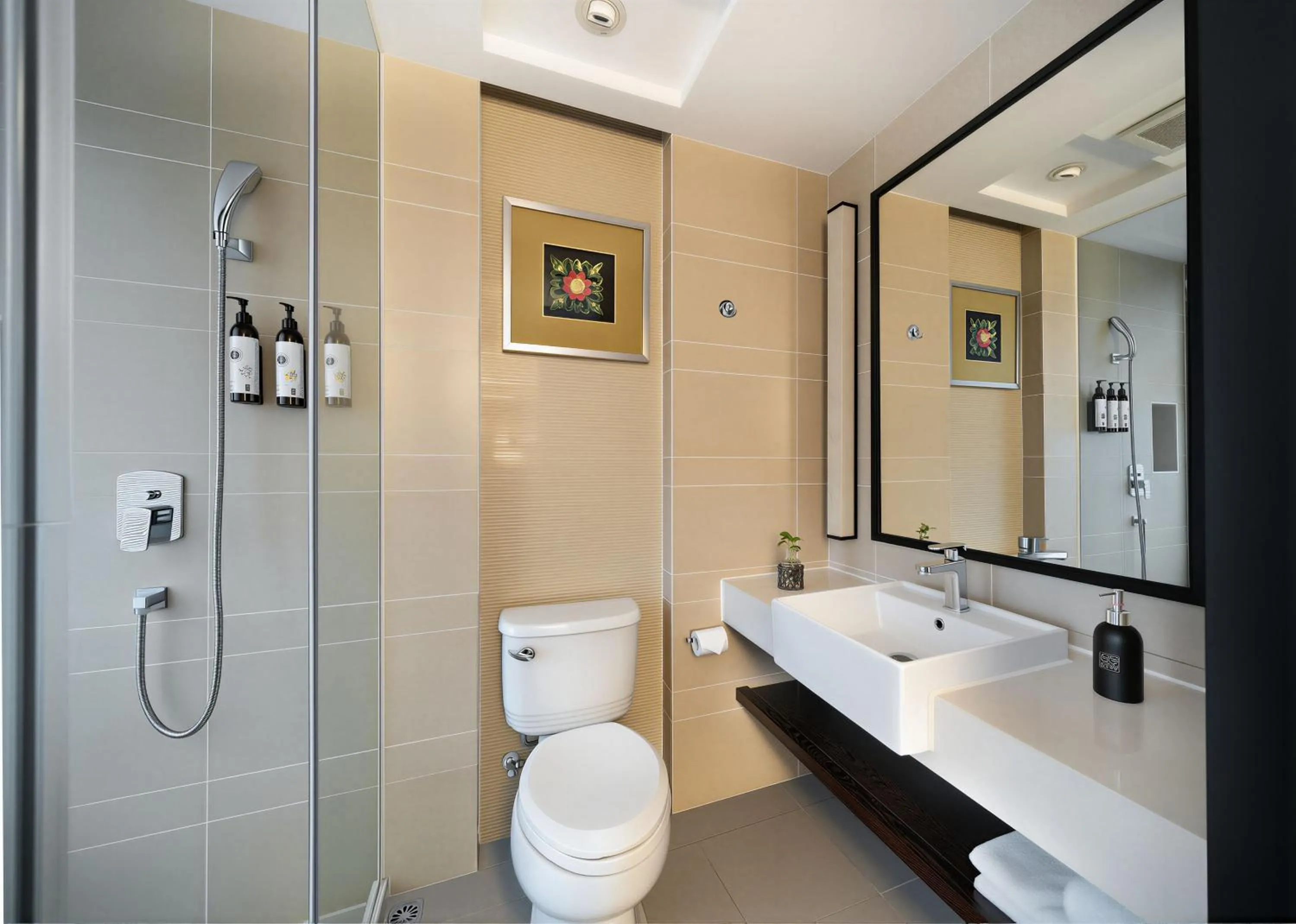 Shower in SSAW Boutique Hotel Hangzhou East - Free Self Service Laundry