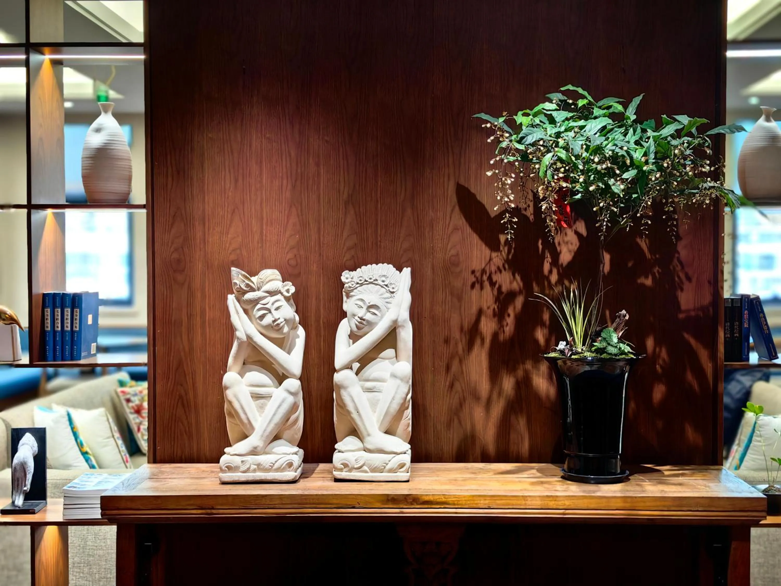 Decorative detail in SSAW Boutique Hotel Hangzhou East - Free Self Service Laundry