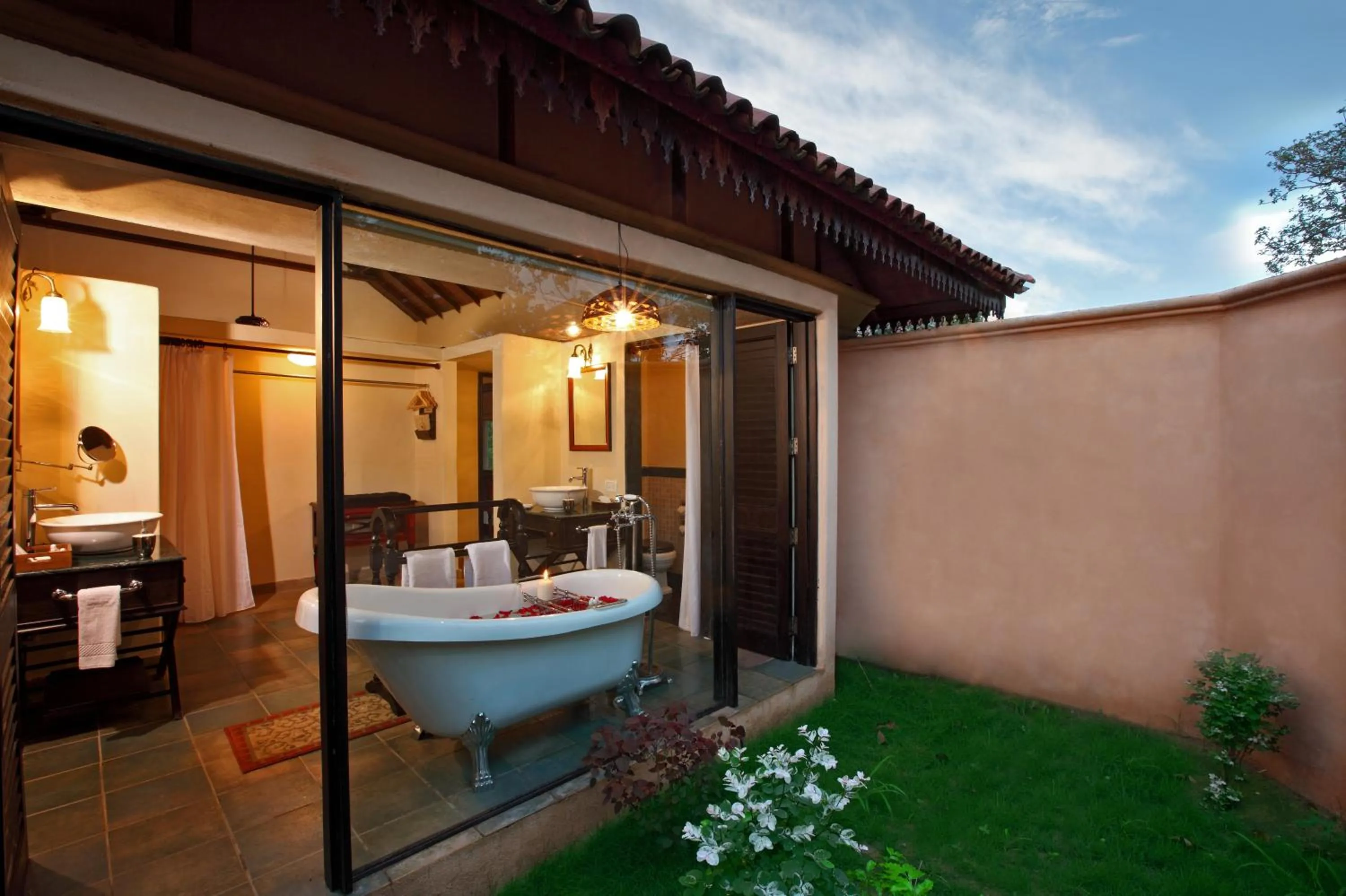 Bathroom in Tuli Tiger Corridor