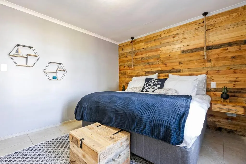 Bed in Escape Beach Cottage in Dwarskersbos