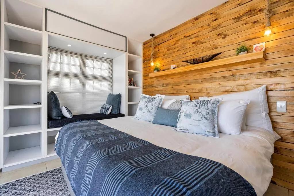 Bed in Escape Beach Cottage in Dwarskersbos