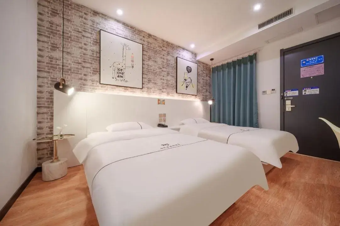 Standard Twin Room in QiQiaoWu Fashion Hotel Beijing Songjiazhuang Subway Station Standard Twin Room in QiQiaoWu Fashion Hotel Beijing Songjiazhuang Subway Station