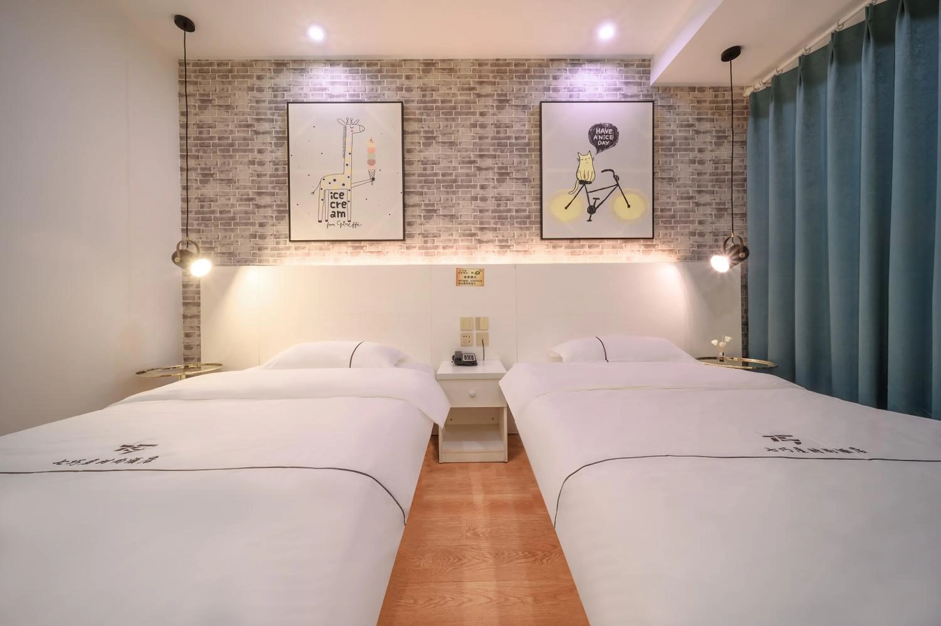 Photo of the whole room, Bed in QiQiaoWu Fashion Hotel Beijing Songjiazhuang Subway Station