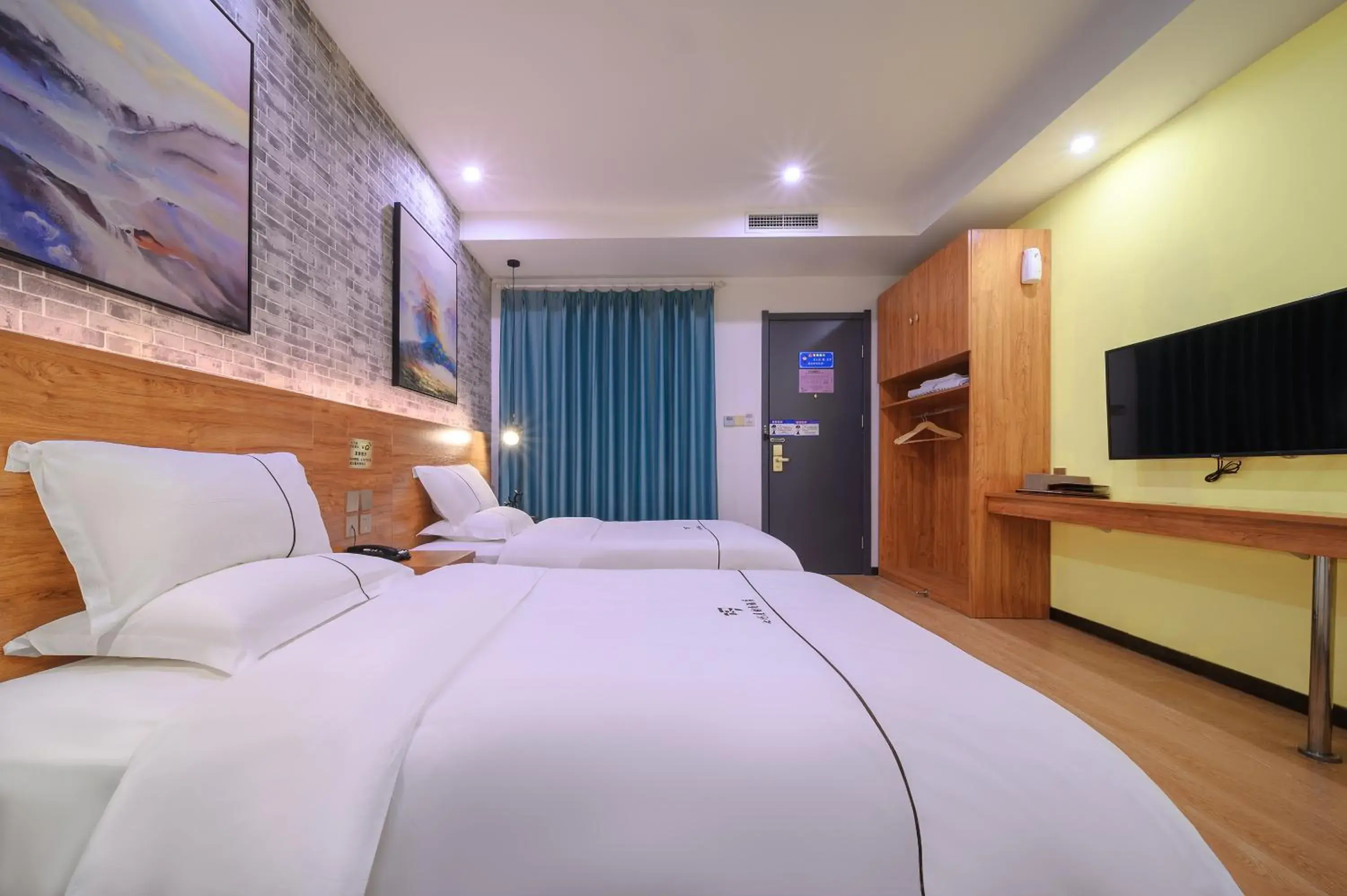 Deluxe Twin Room in QiQiaoWu Fashion Hotel Beijing Songjiazhuang Subway Station Deluxe Twin Room in QiQiaoWu Fashion Hotel Beijing Songjiazhuang Subway Station