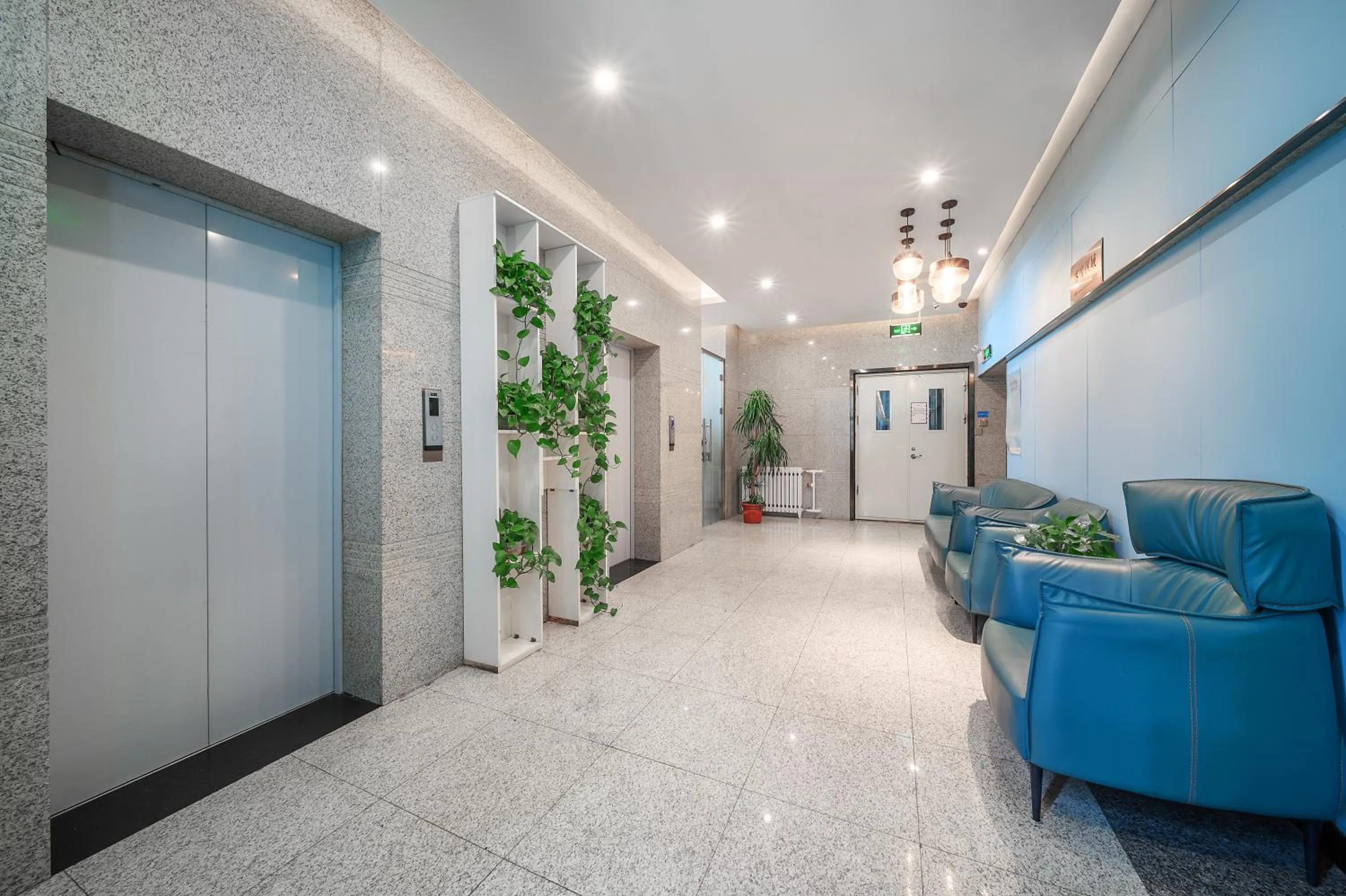 Property building in QiQiaoWu Fashion Hotel Beijing Songjiazhuang Subway Station