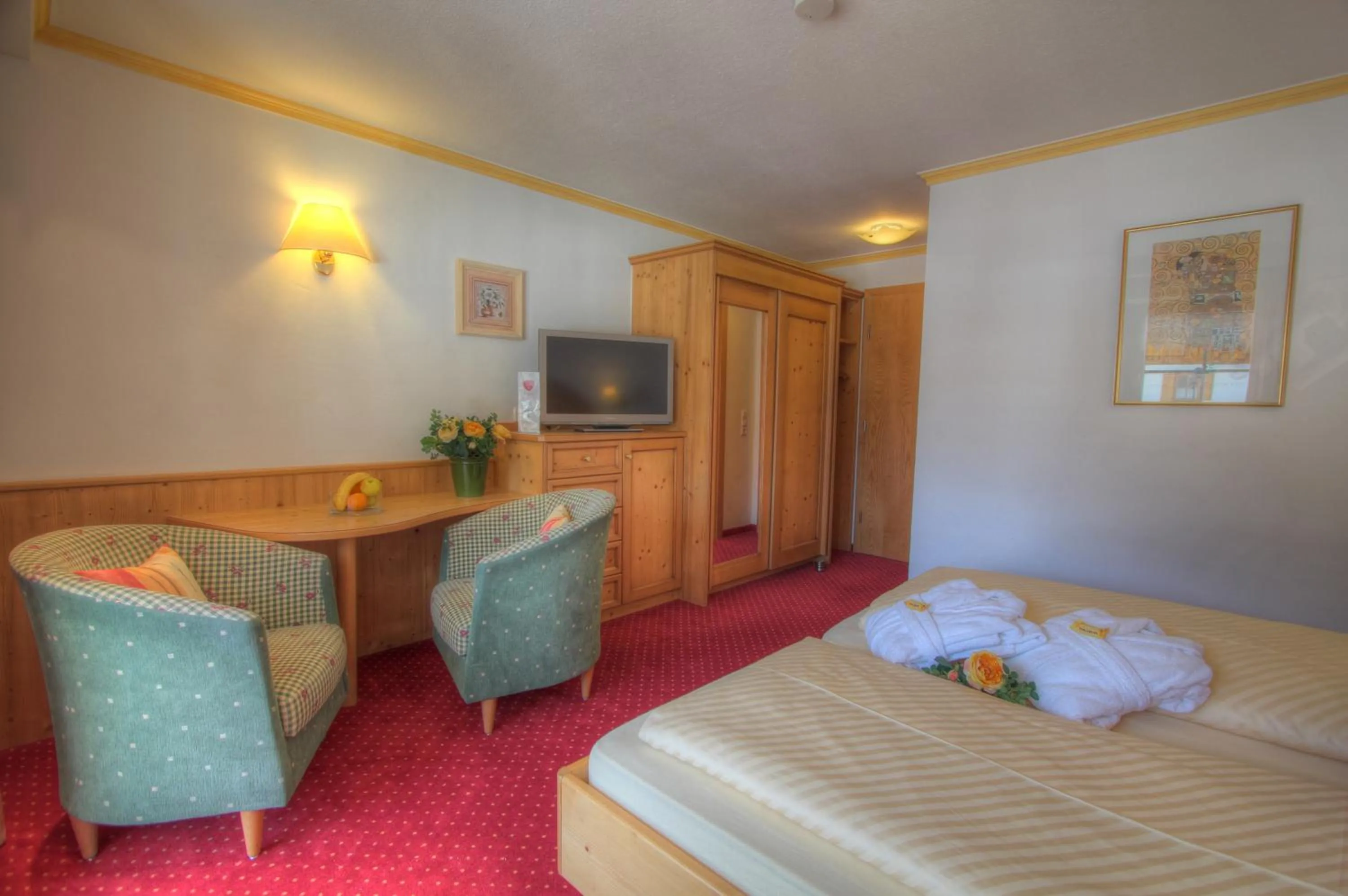 TV and multimedia, Bed in Landhotel Berghof