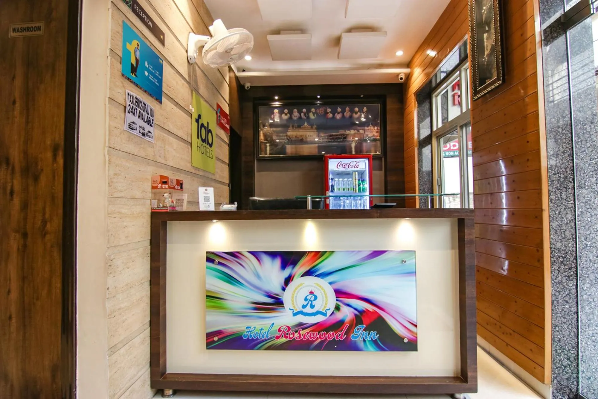 Facade/entrance in Hotel Rosewood Inn