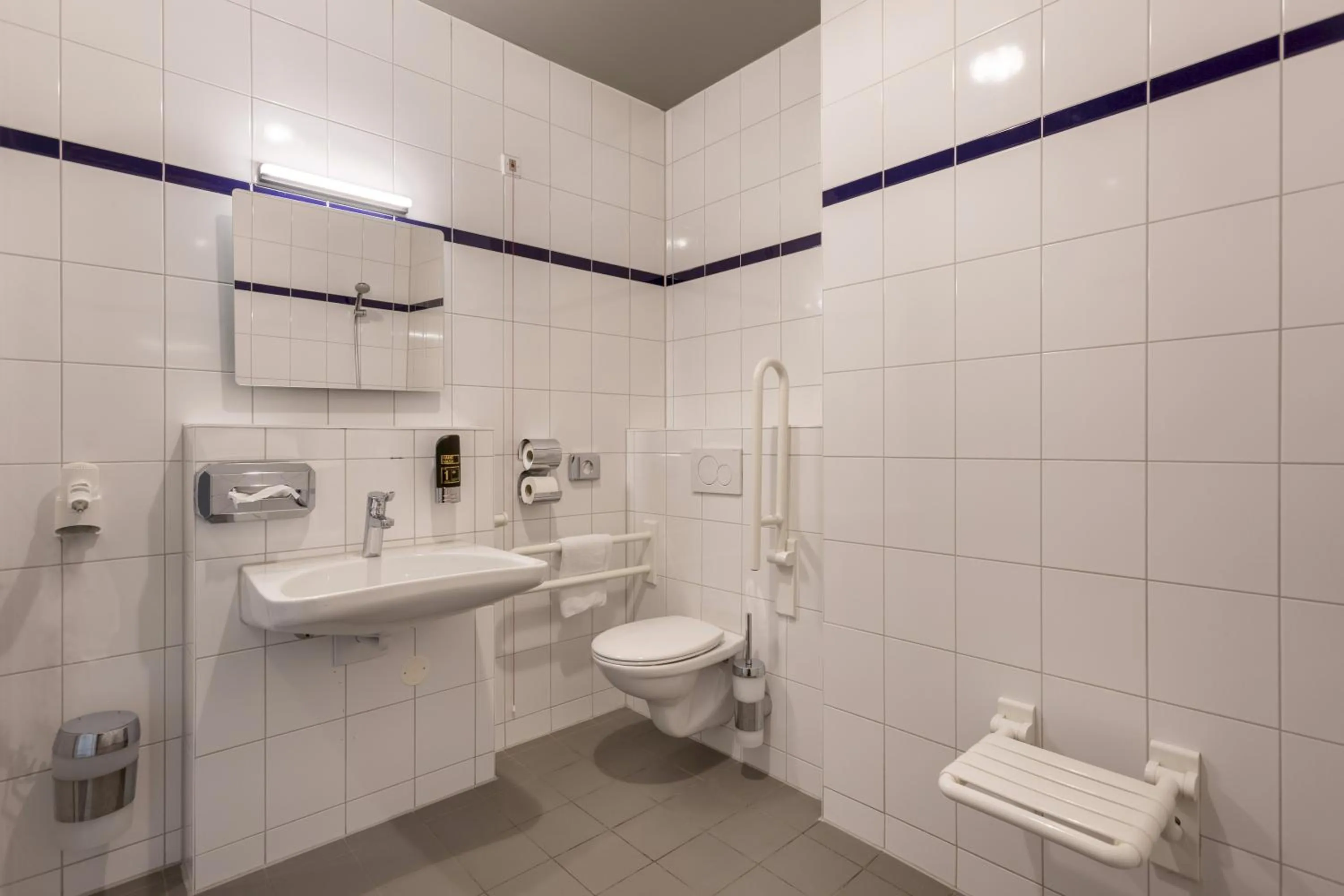 Facility for disabled guests, Bathroom in a&o Amsterdam Zuidoost