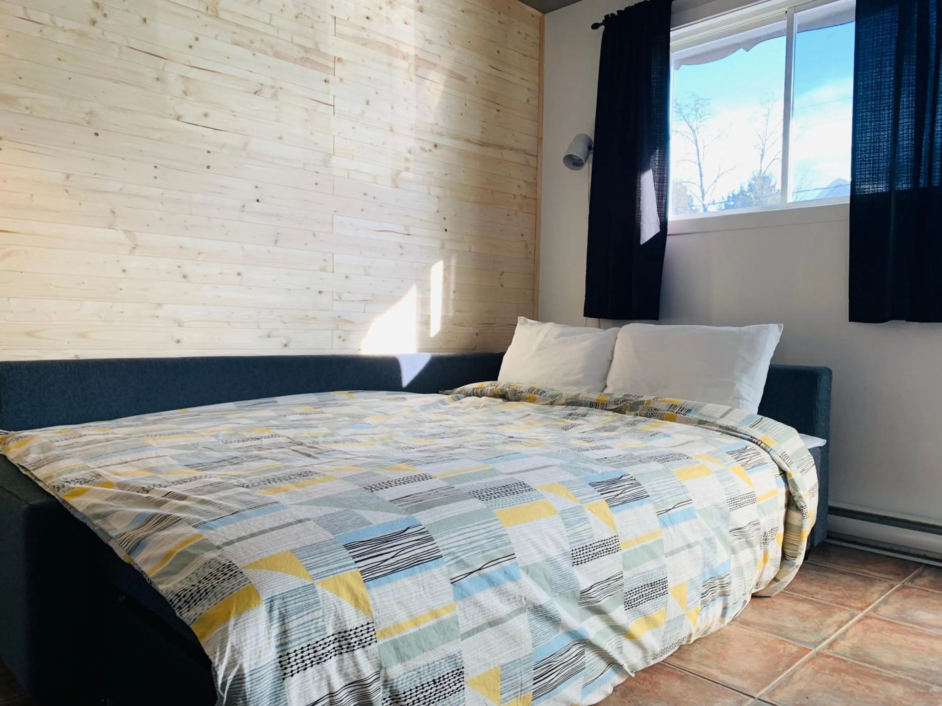 Bed in Attitude Montagne