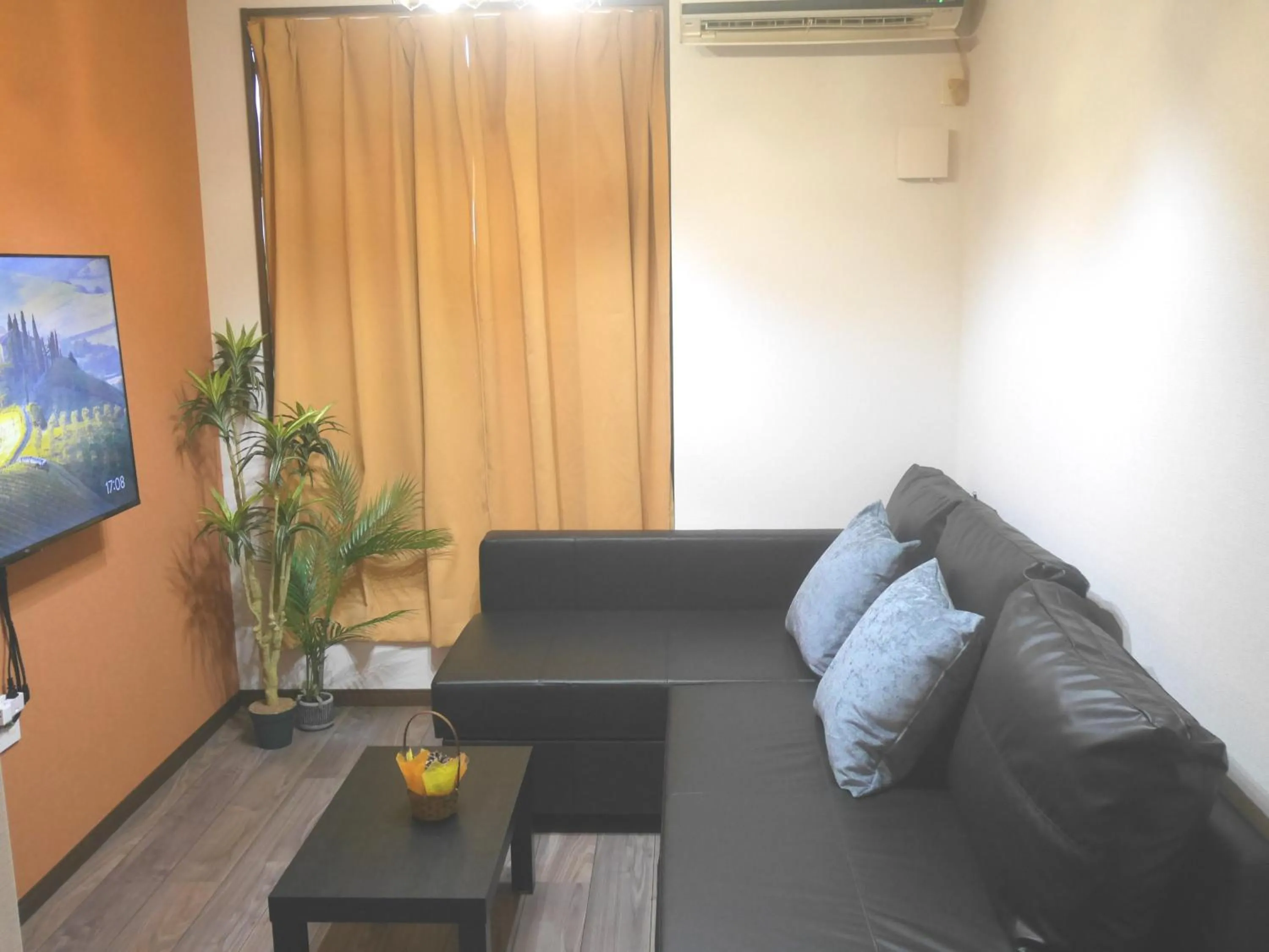 Three-Bedroom Apartment in GuestHouse Grande今宮駅前
