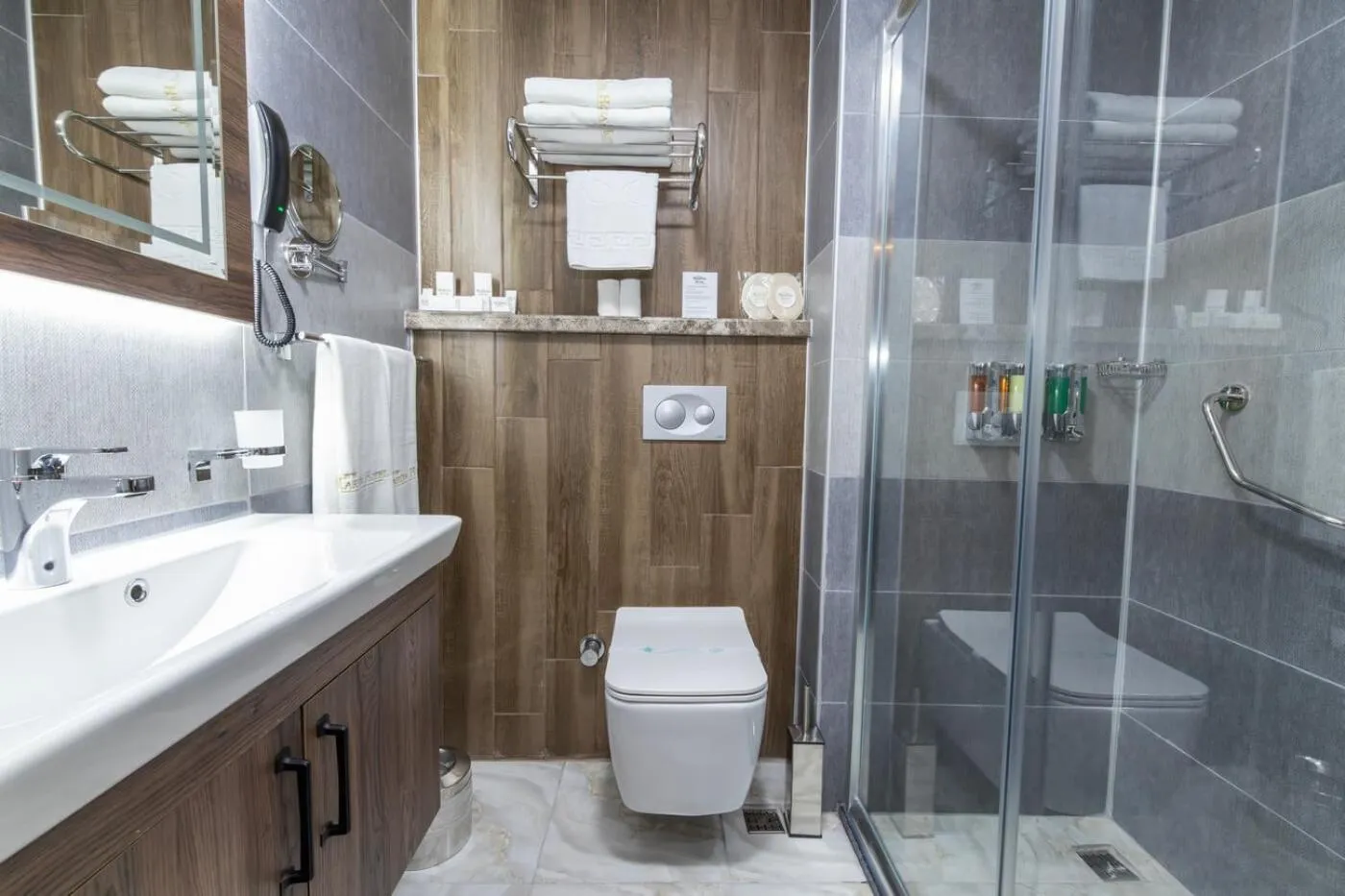 Shower in Park Dedeman Mersin Marina