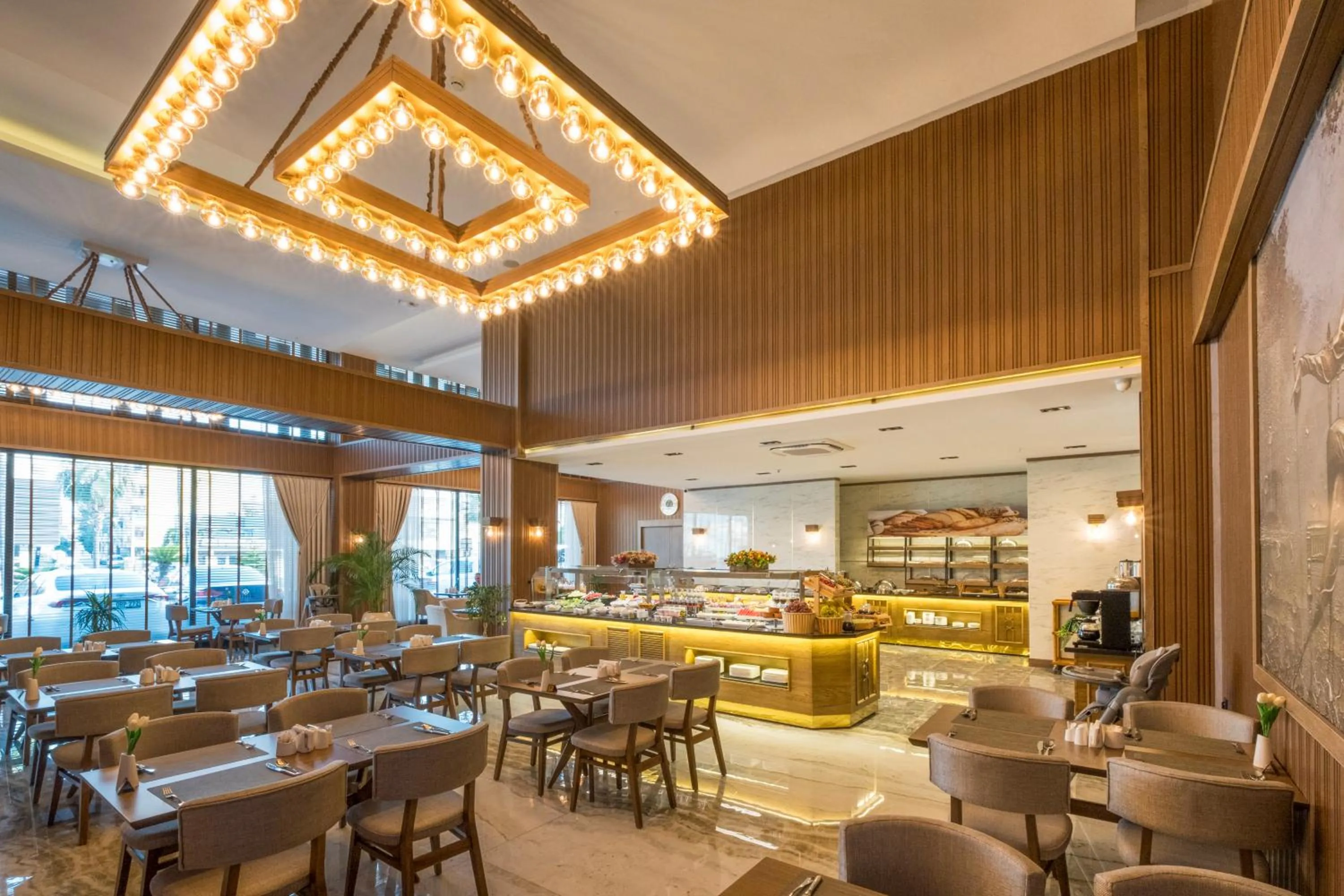 Restaurant/places to eat in Park Dedeman Mersin Marina