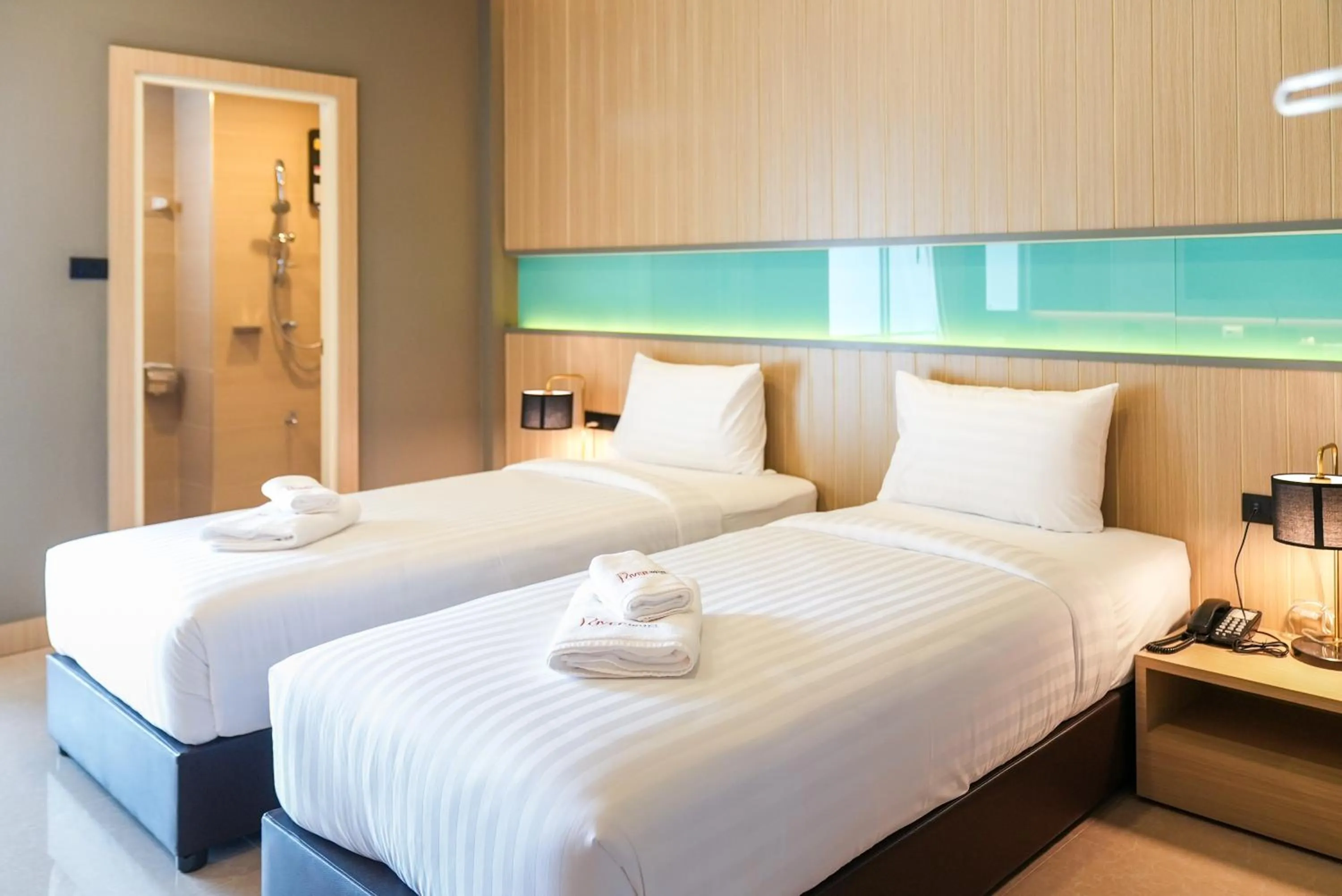 Bed in River Hotel Hatyai