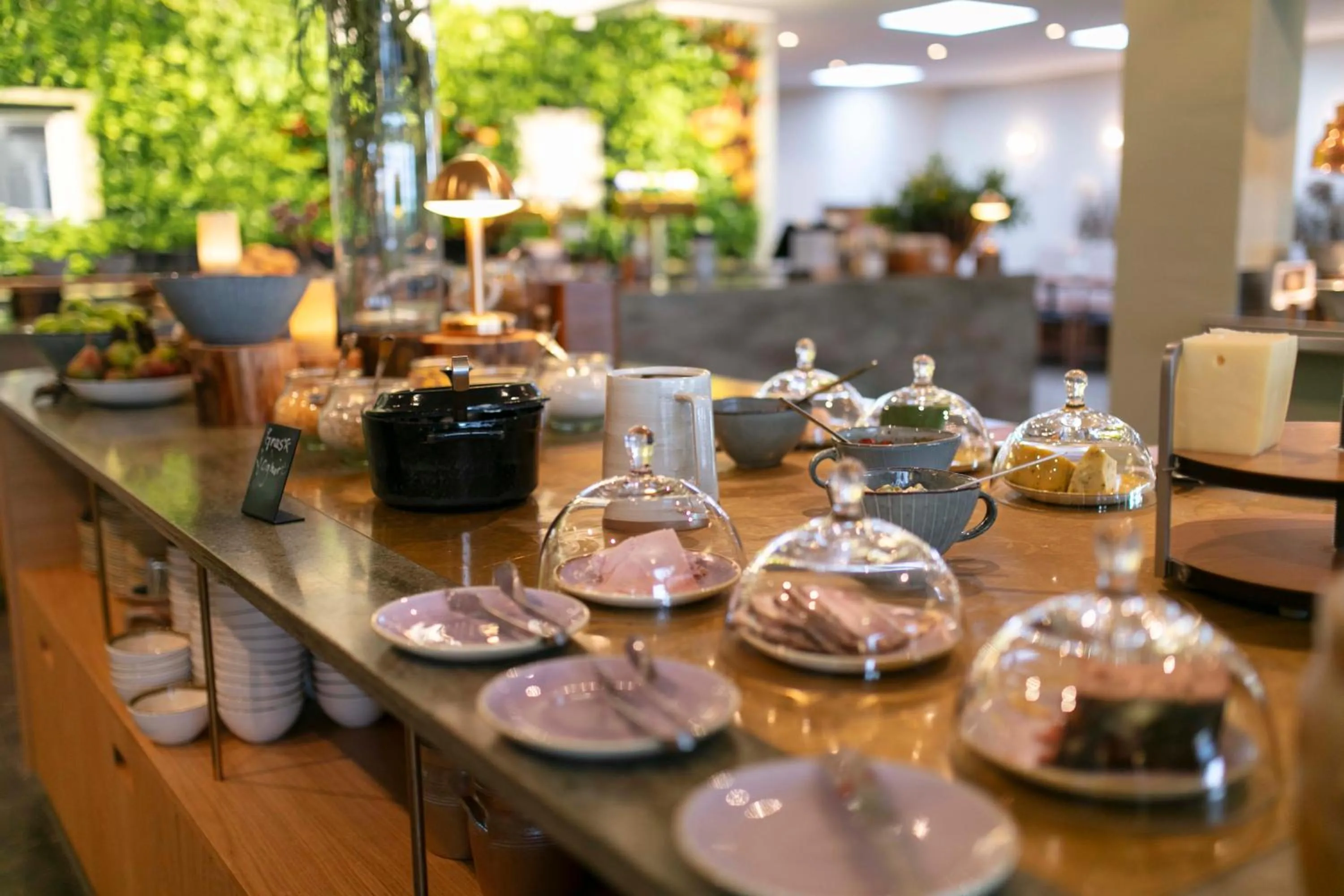 Food and drinks in Fjelsted Skov Hotel & Konference