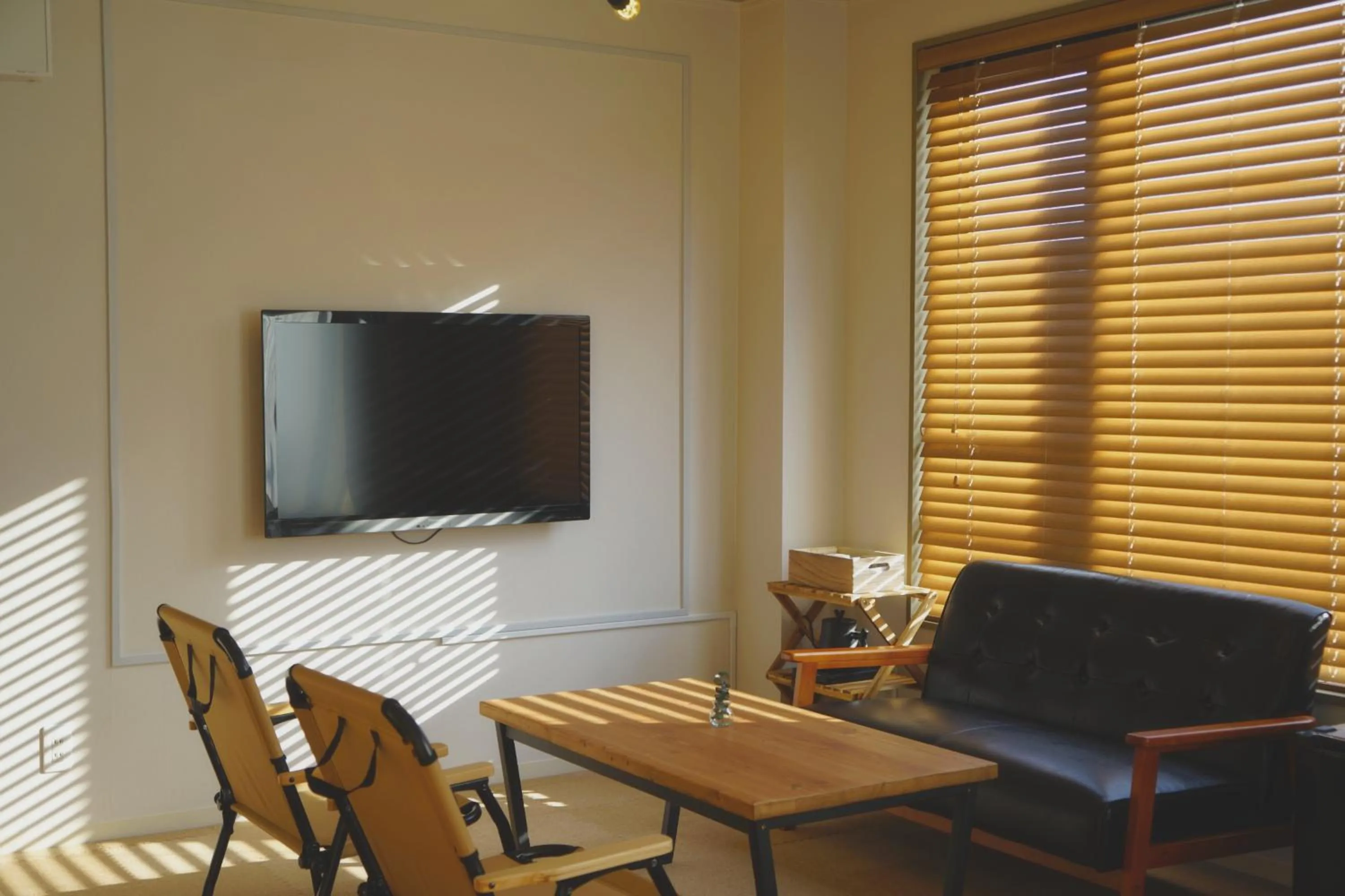 Communal lounge/ TV room in wanderlust STAY