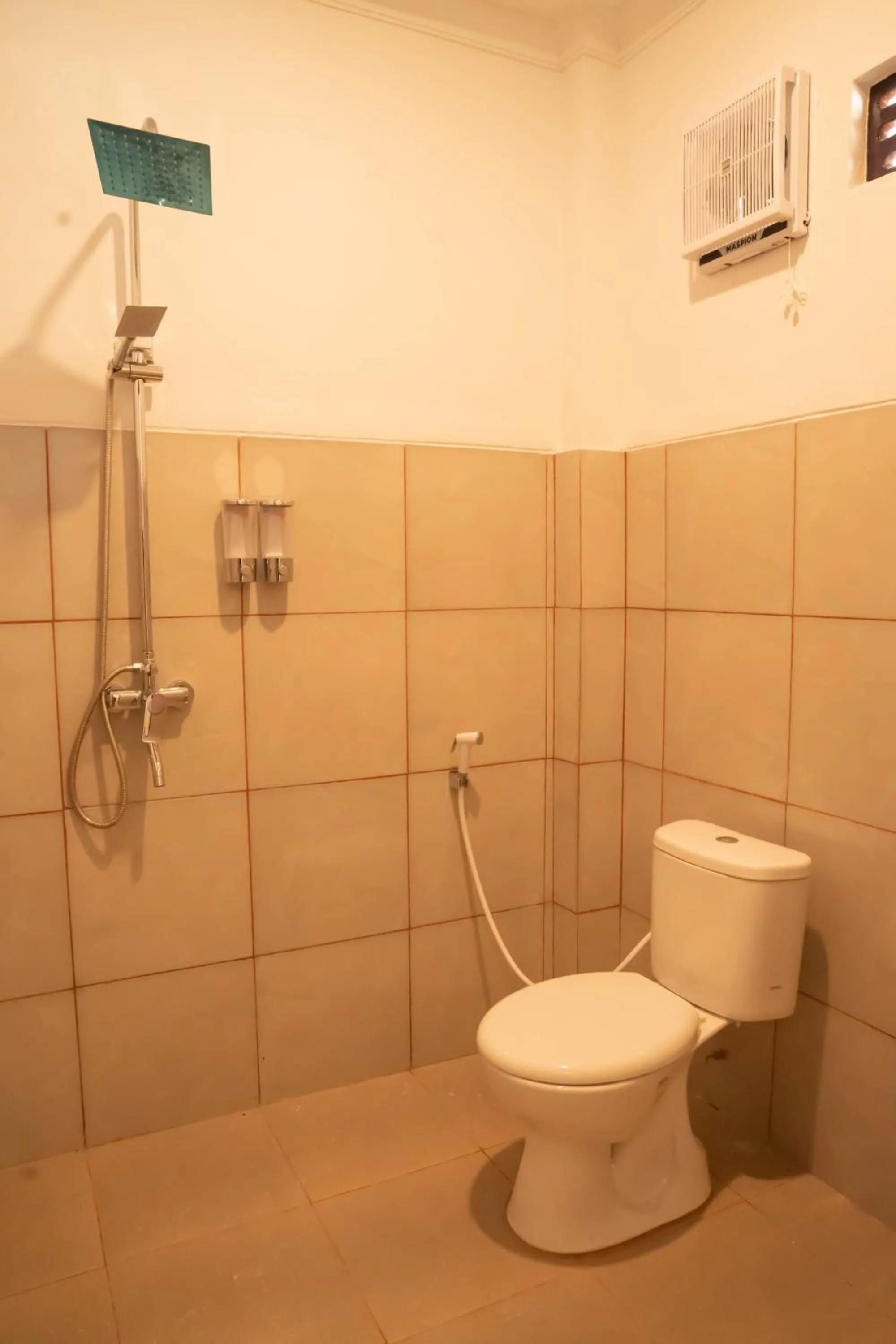 Shower in Fantasticroom Labuan Bajo