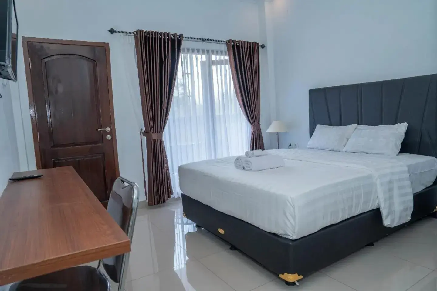 Double Room with Terrace in Fantasticroom Labuan Bajo Double Room with Terrace in Fantasticroom Labuan Bajo