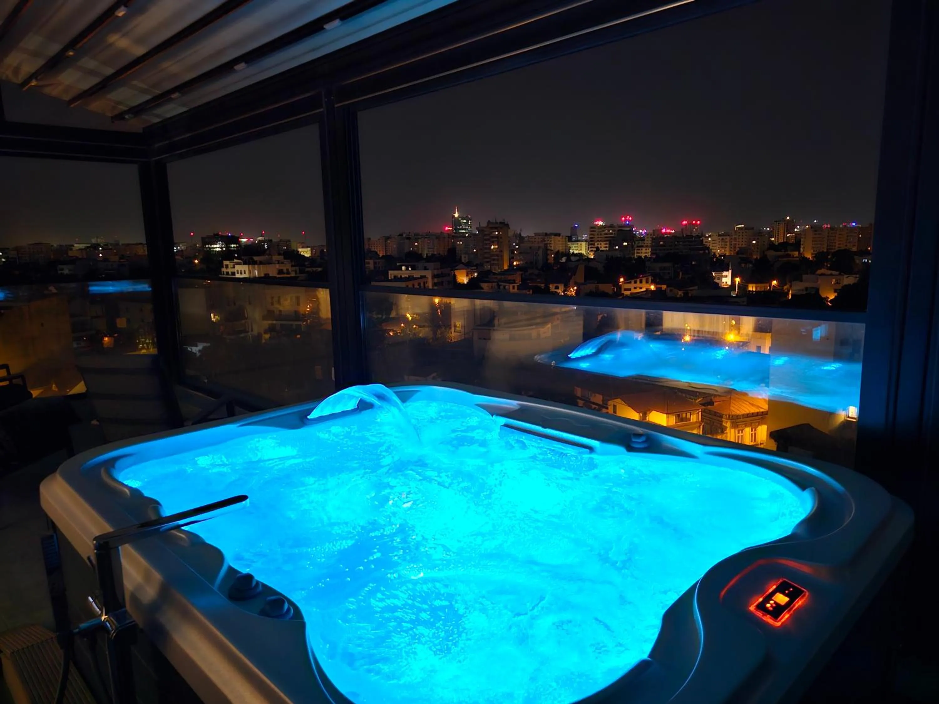 Hot Tub in Uni88 Apart Hotel