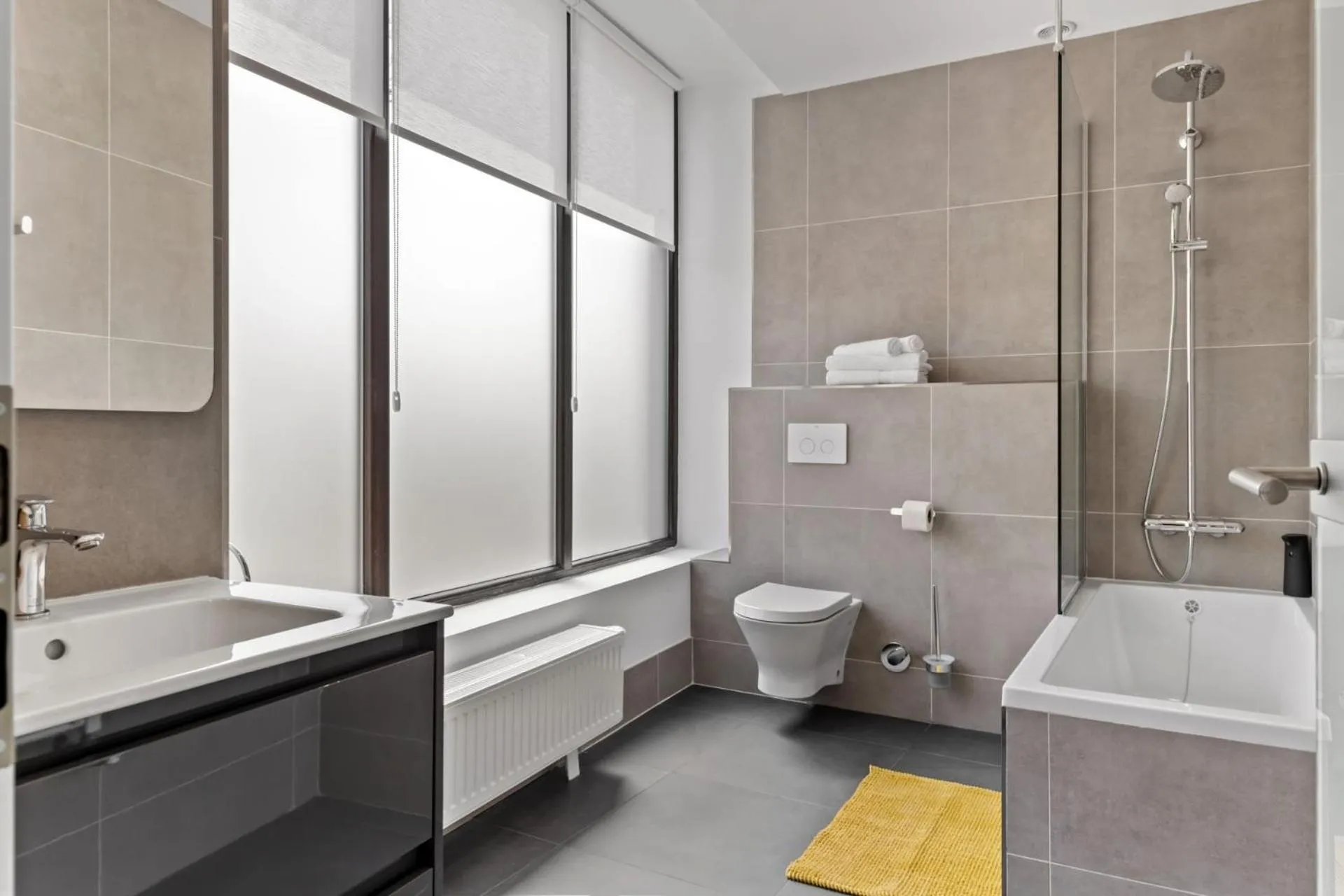 Shower in Uni88 Apart Hotel