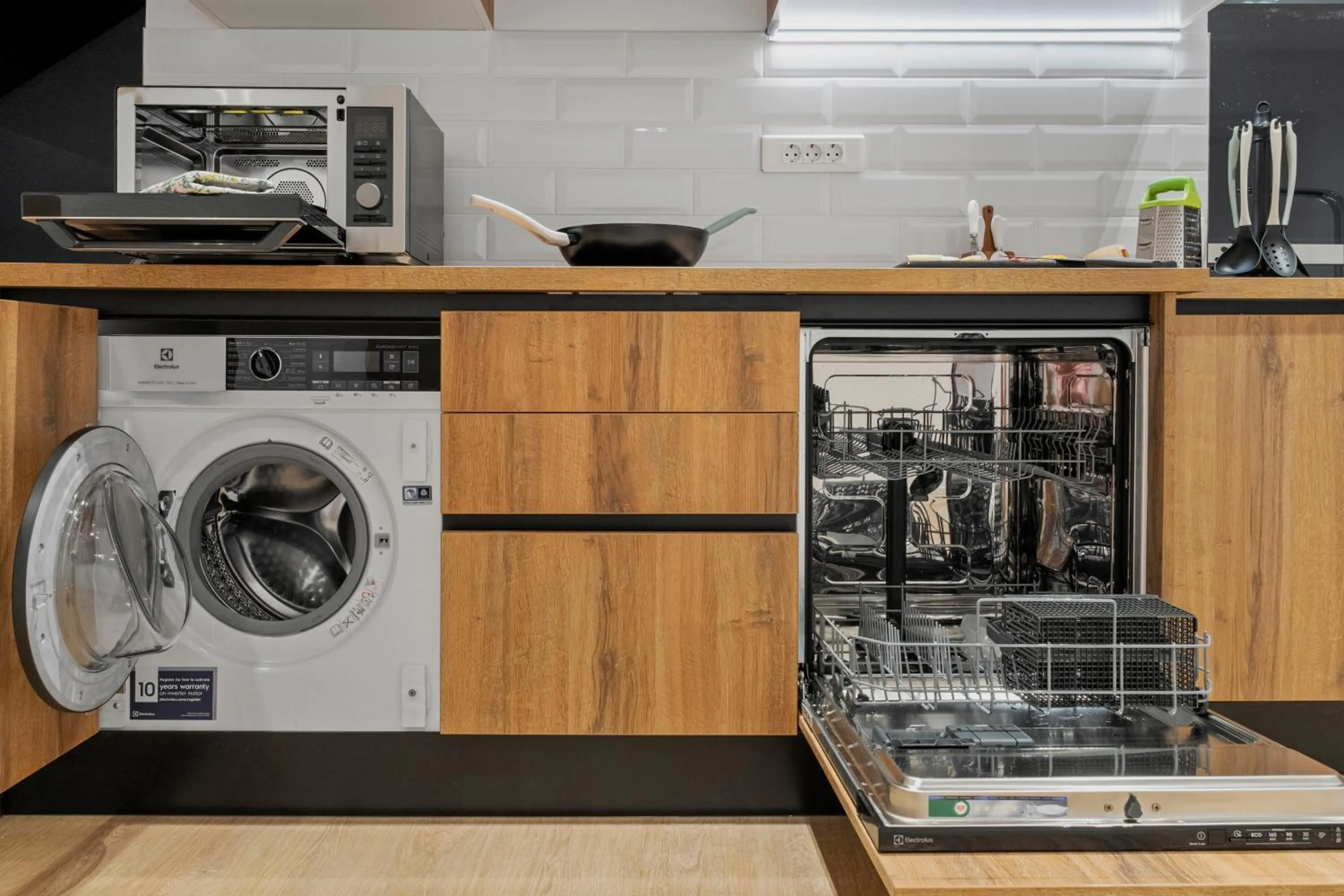 Kitchen or kitchenette in Uni88 Apart Hotel