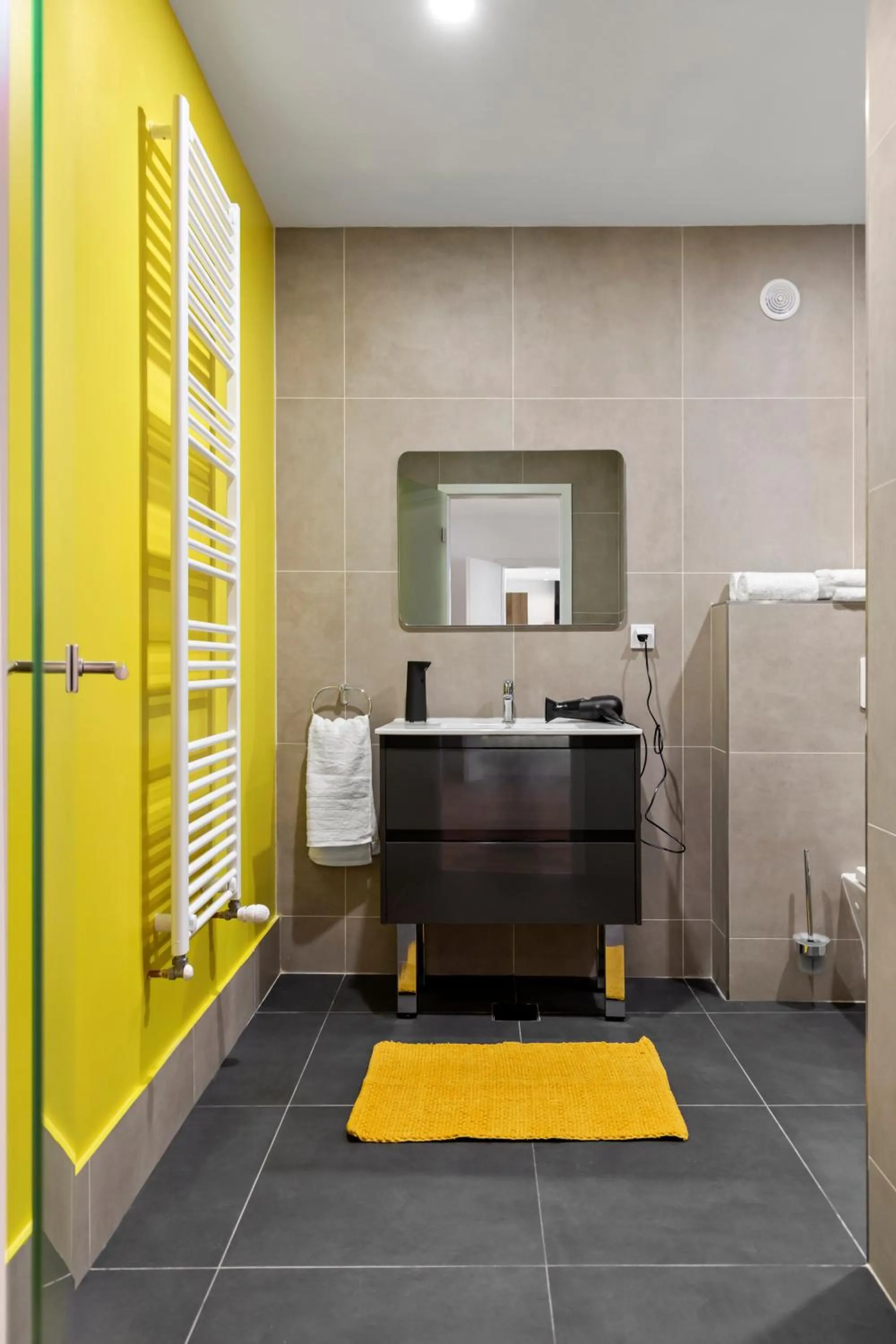 Bathroom in Uni88 Apart Hotel