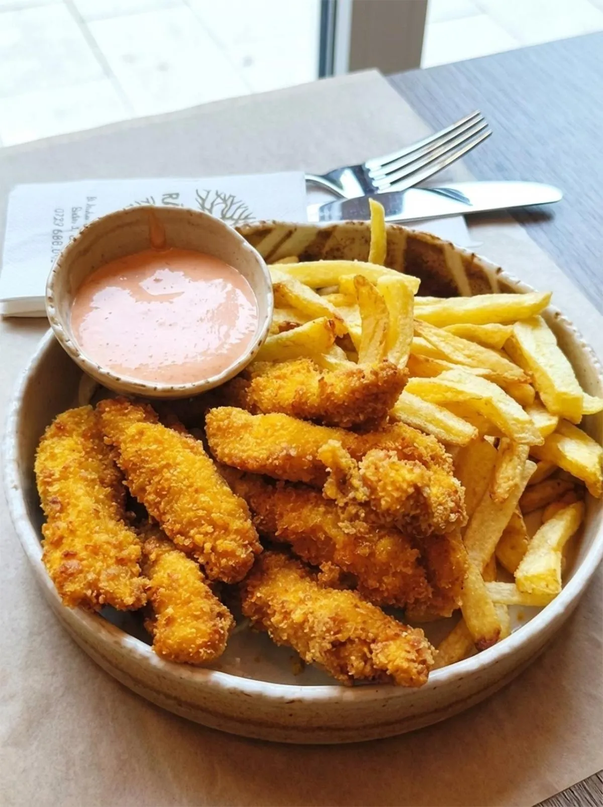 Restaurant/places to eat in Uni88 Apartments Hotel