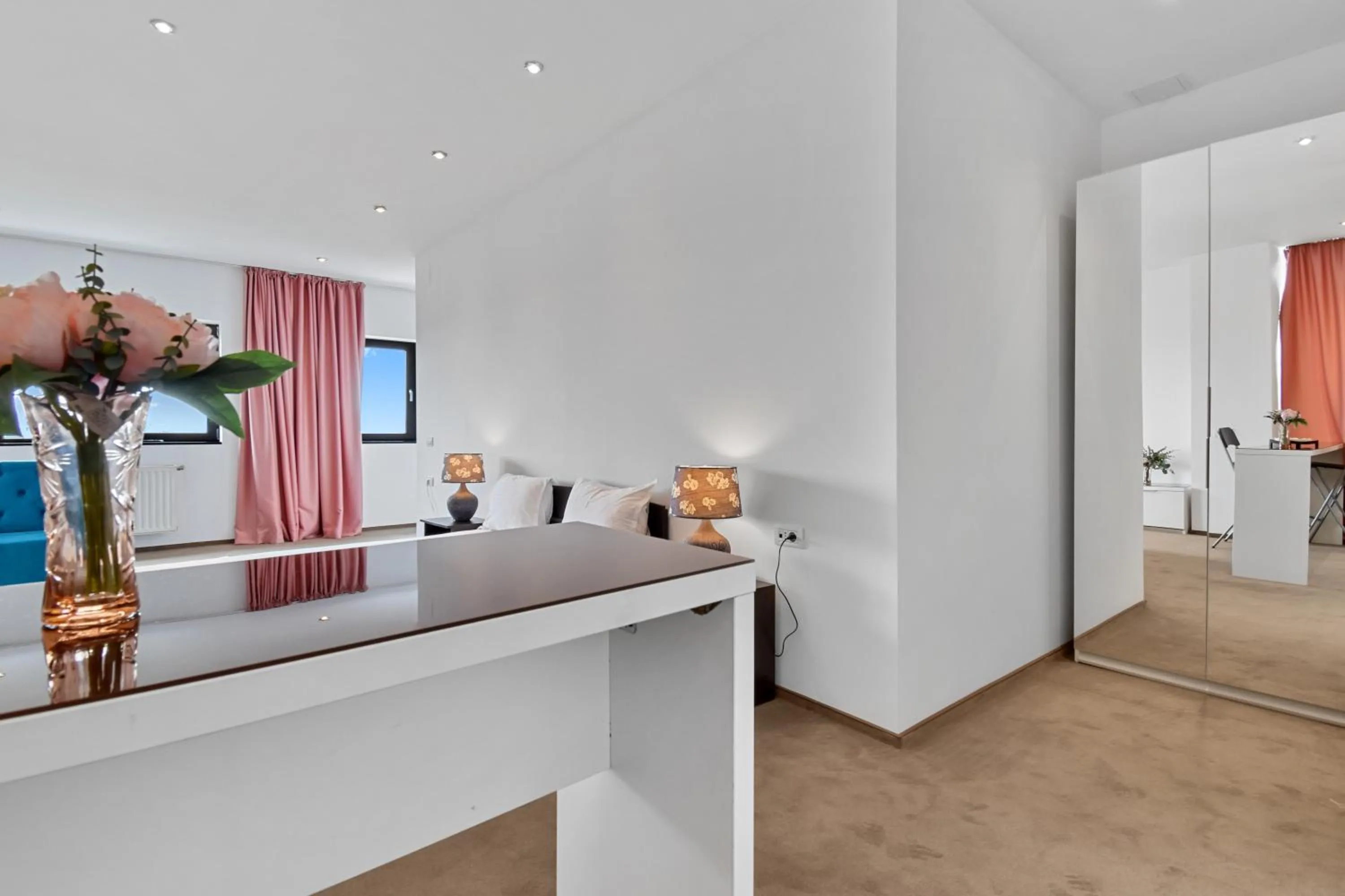 wardrobe in Uni88 Apart Hotel