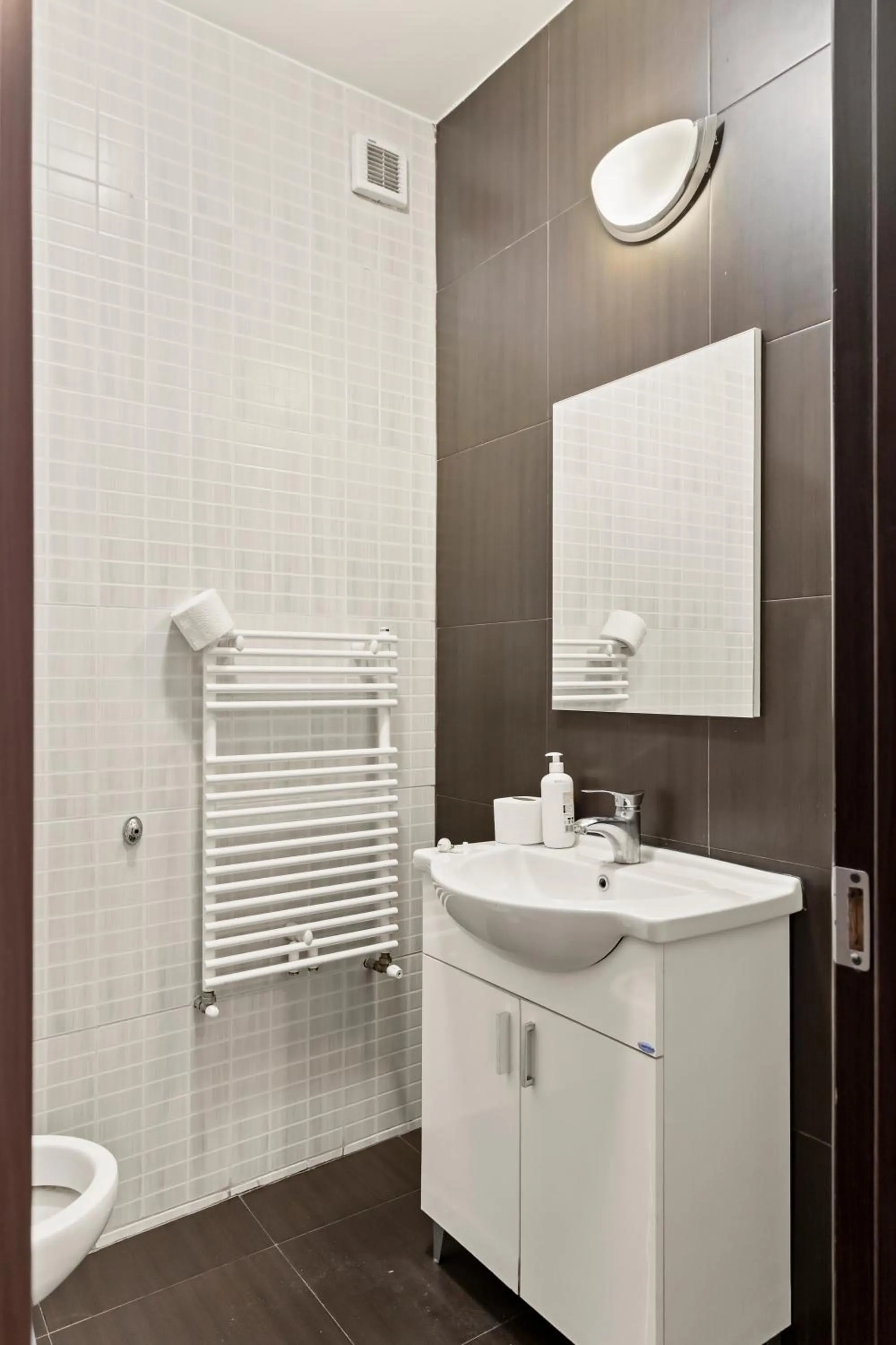 Toilet in Uni88 Apart Hotel