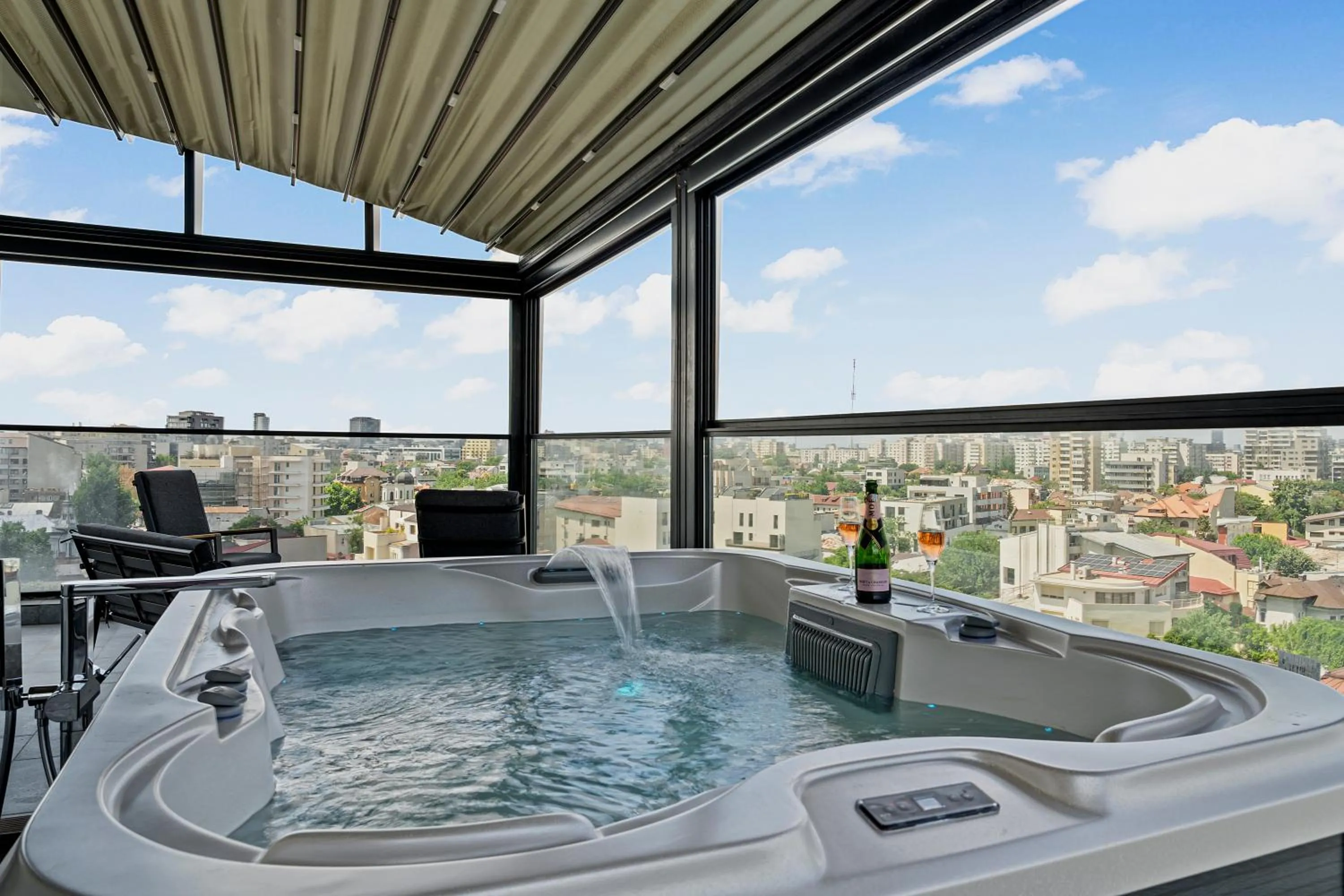 Hot Tub in Uni88 Apart Hotel