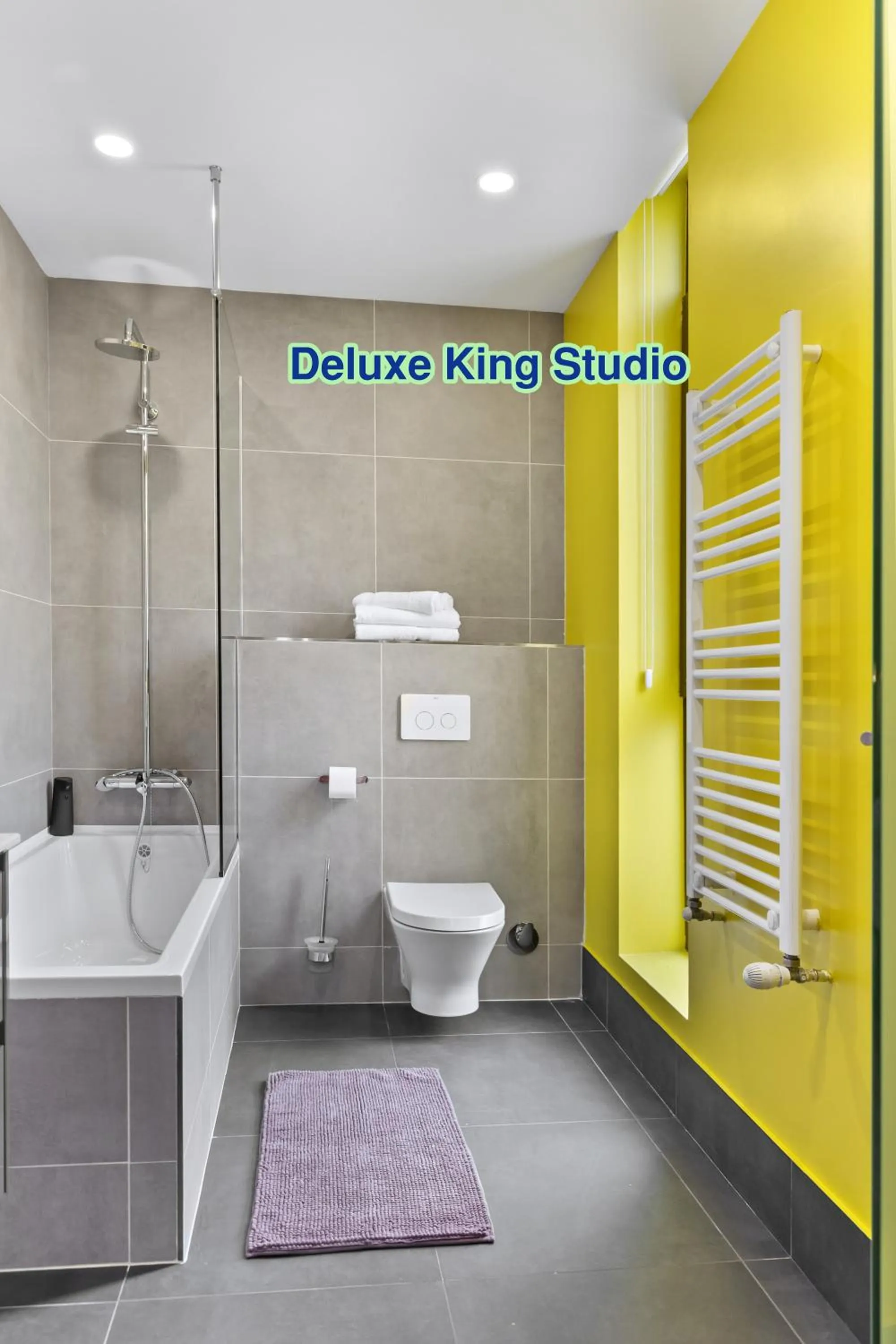 Shower in Uni88 Apart Hotel