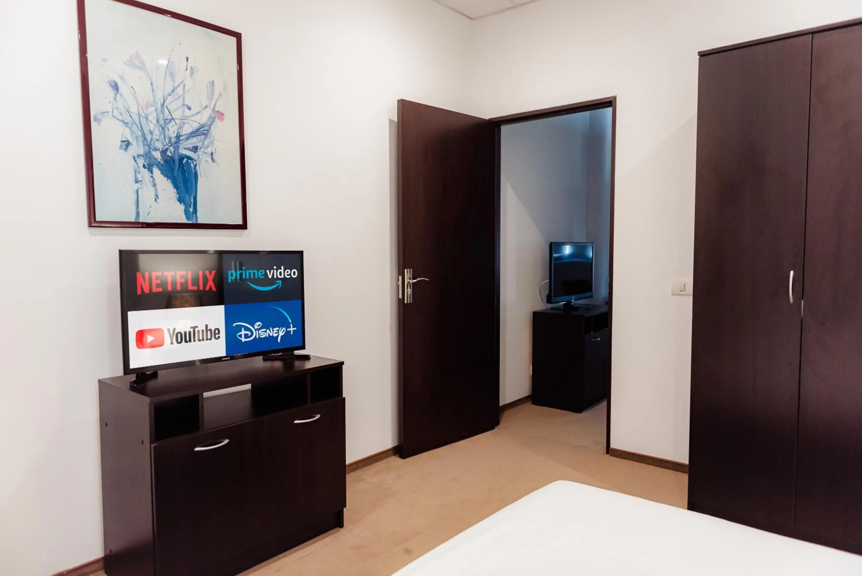 TV and multimedia, Bed in Uni88 Apart Hotel