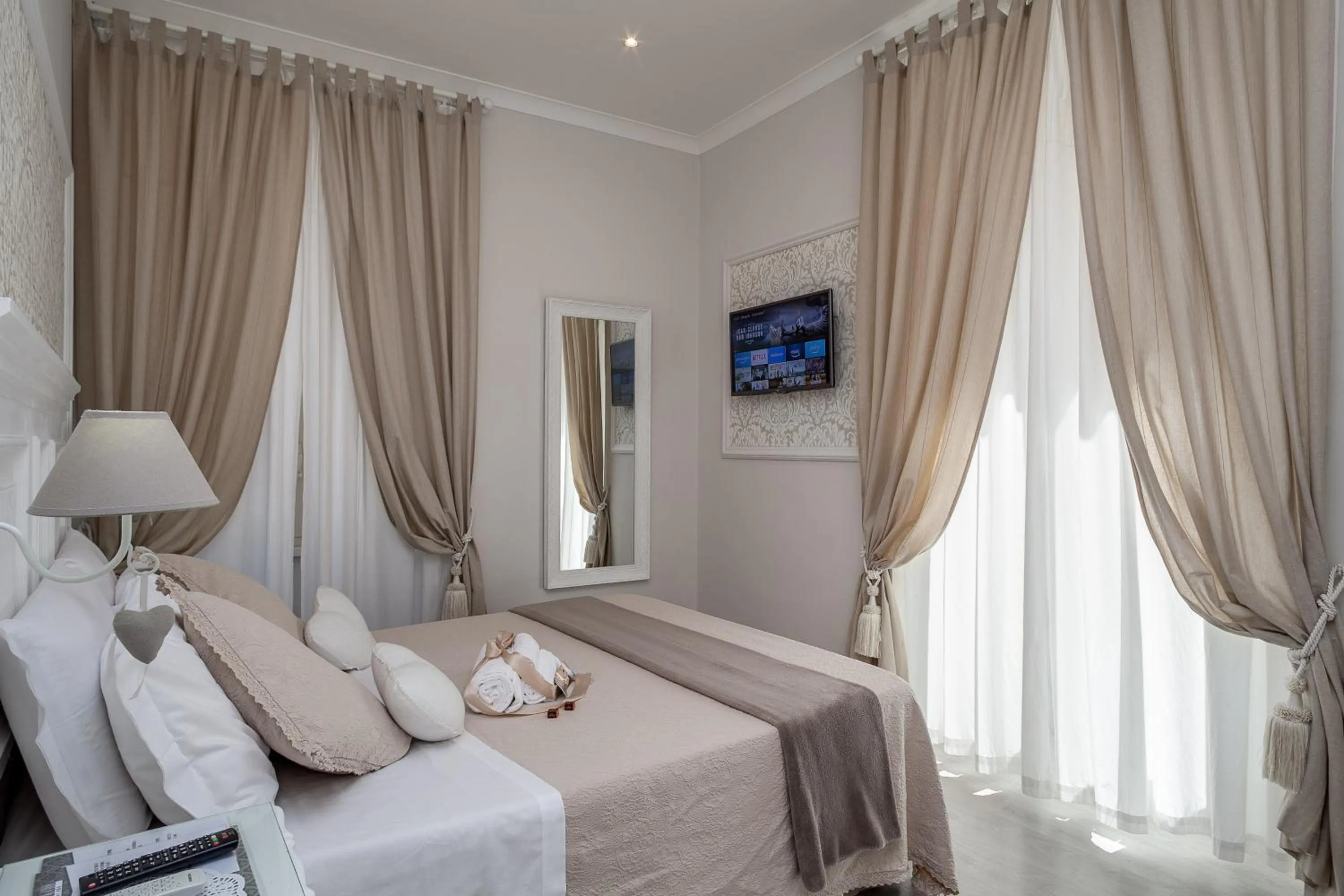 Photo of the whole room, Bed in Charme & Chic Prestige