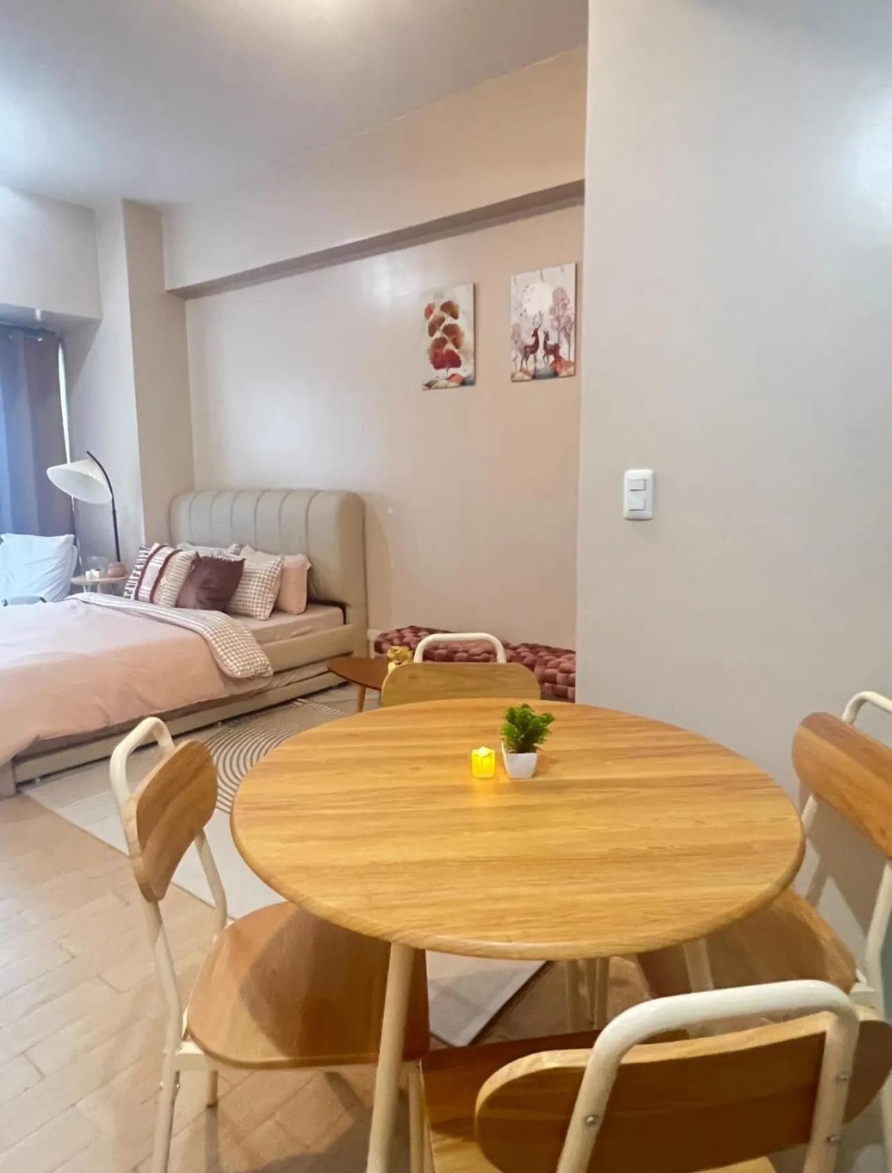 Bed in Cozy Condo at Eighty One Newport Blvd across NAIA Terminal 3