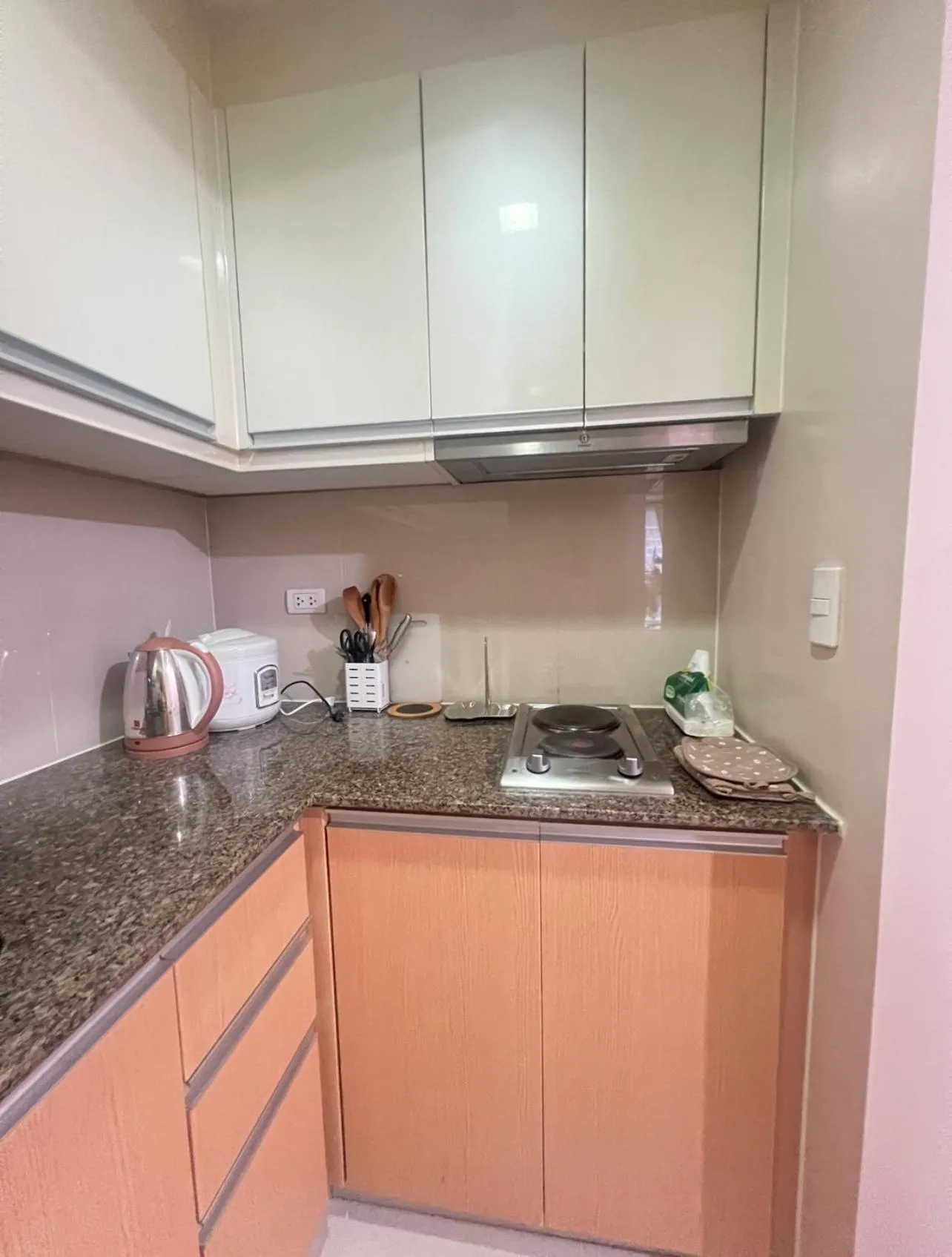 Cozy Condo at Eighty One Newport Blvd across NAIA Terminal 3