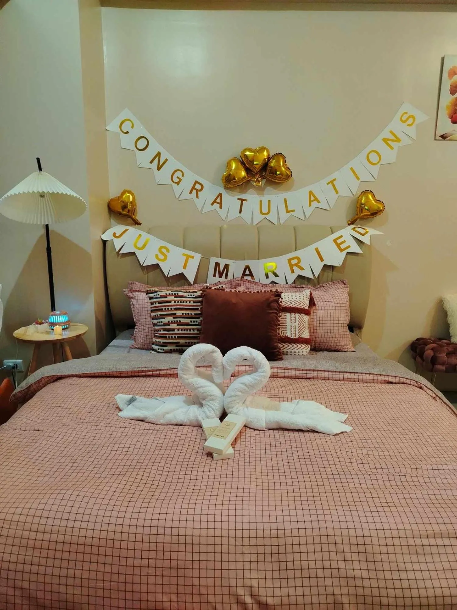 Bed in Cozy Condo at Eighty One Newport Blvd across NAIA Terminal 3