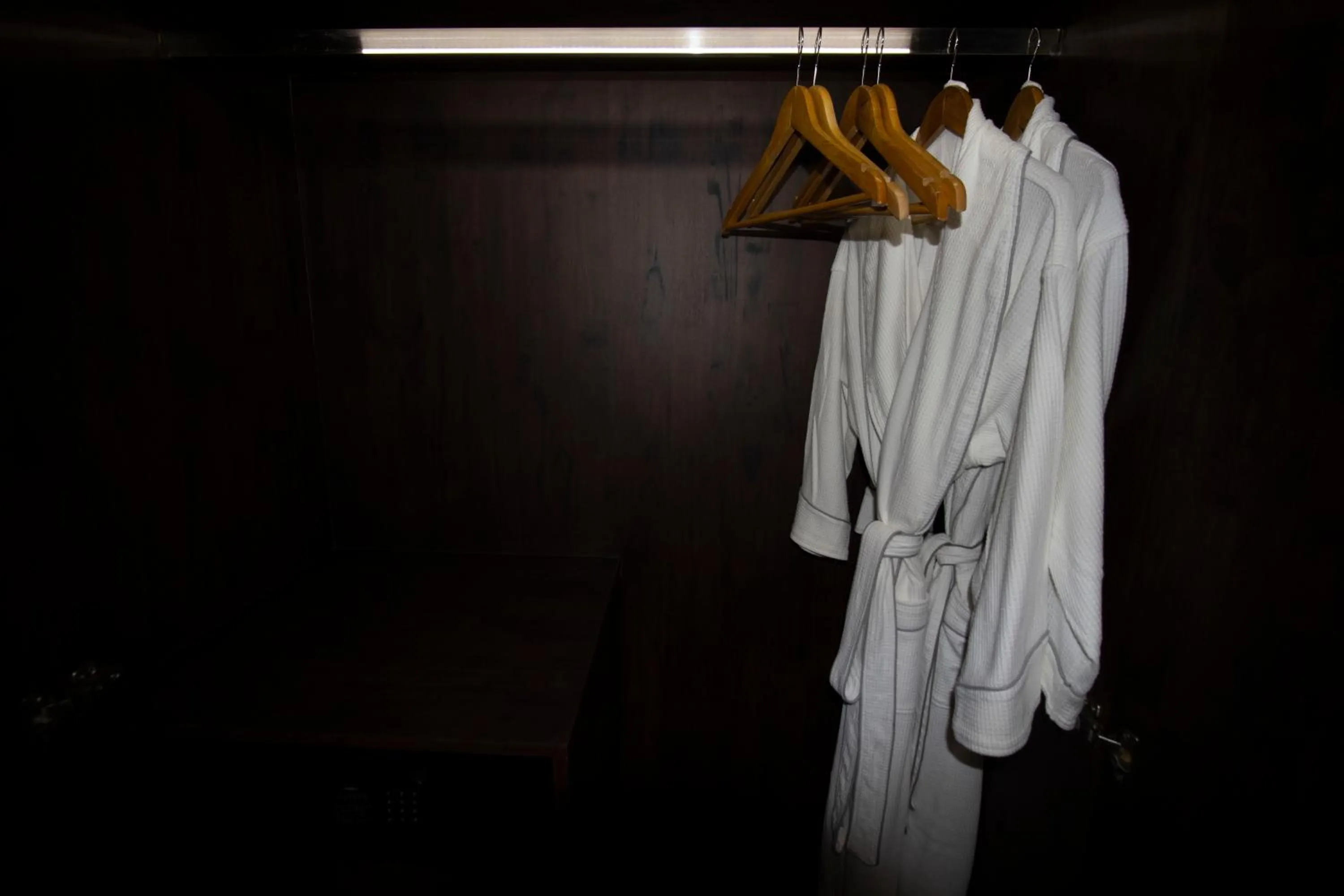 wardrobe in Vrest Hotel