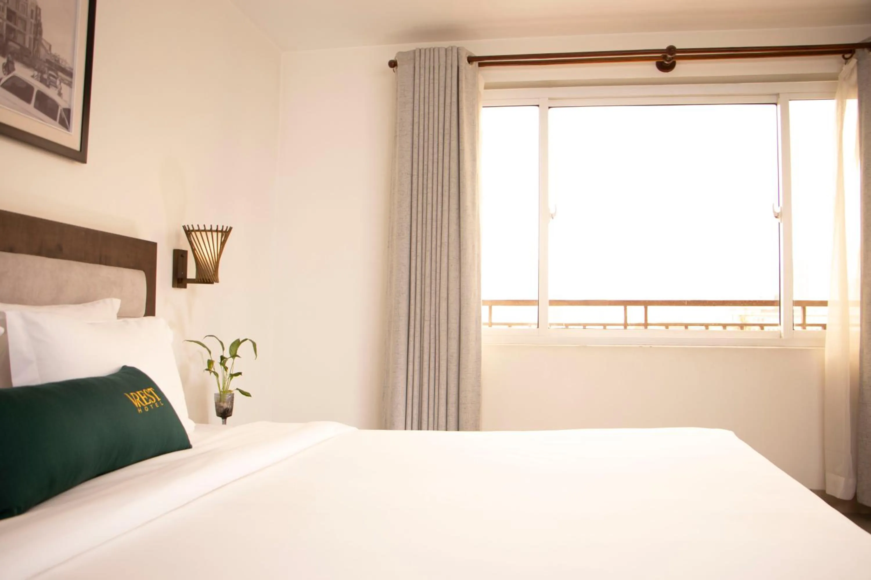 Balcony/Terrace, Bed in Vrest Hotel