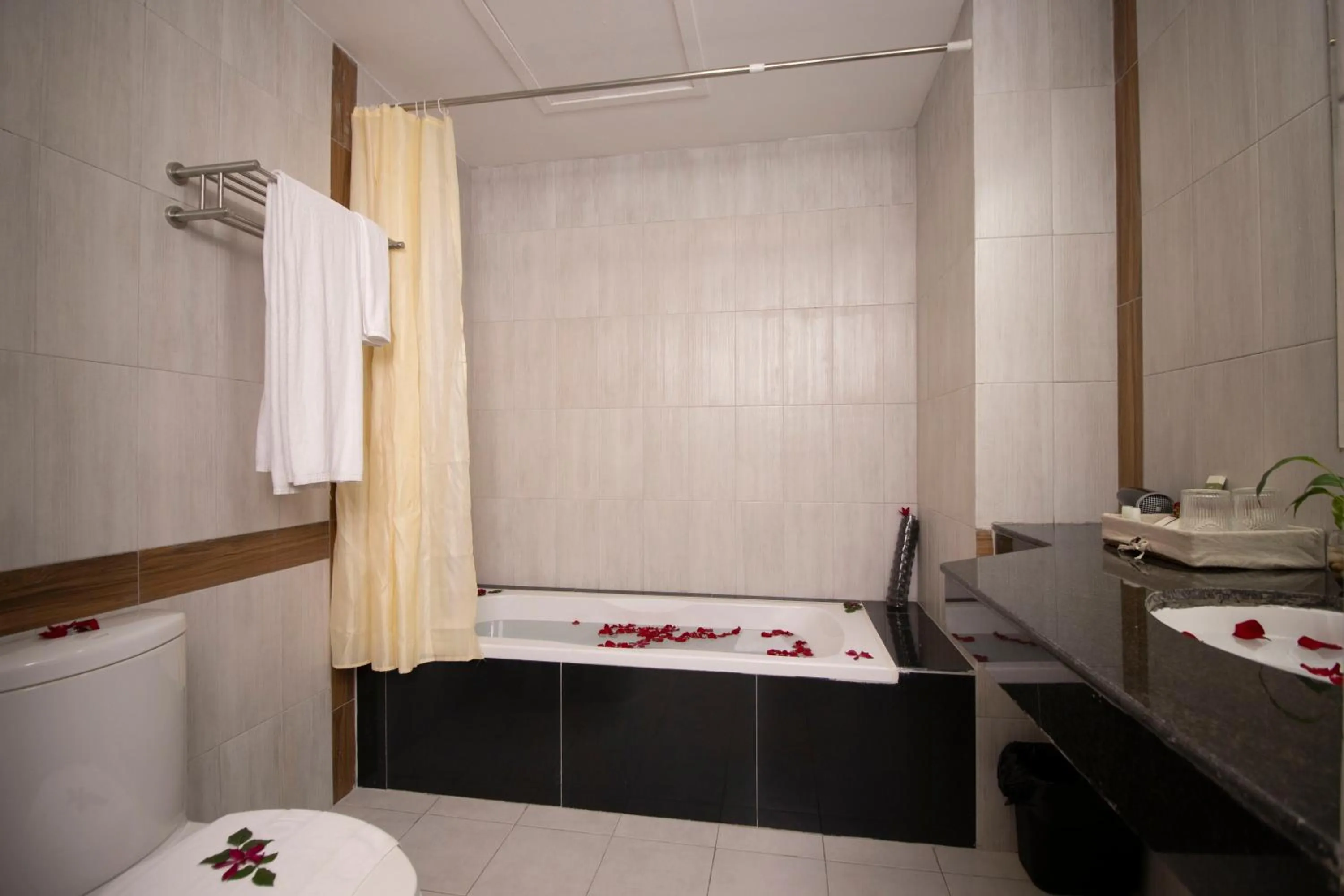 Bath, Bed in Vrest Hotel