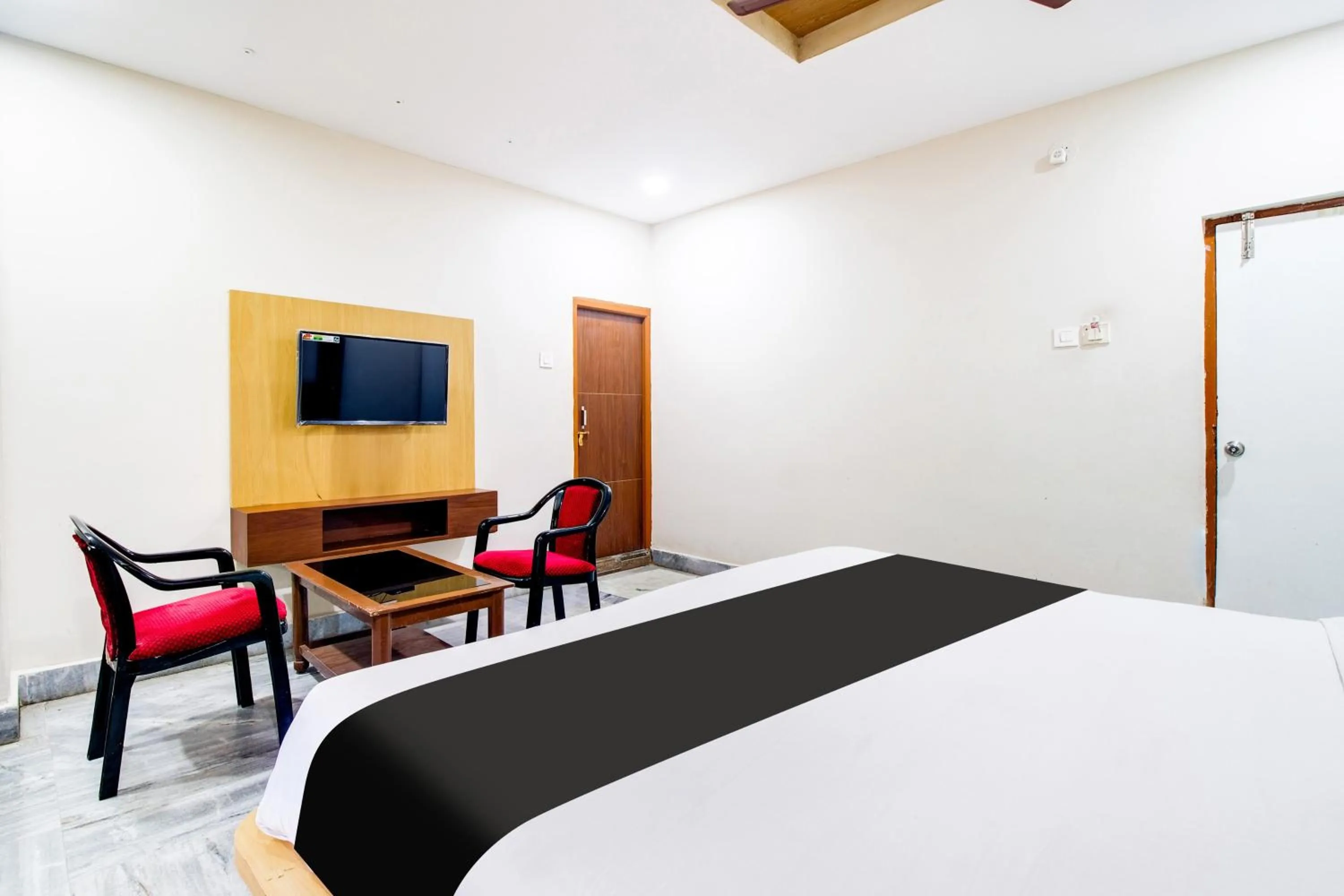 Bedroom, Bed in Super Hotel O Gurudwara Near RTC Complex